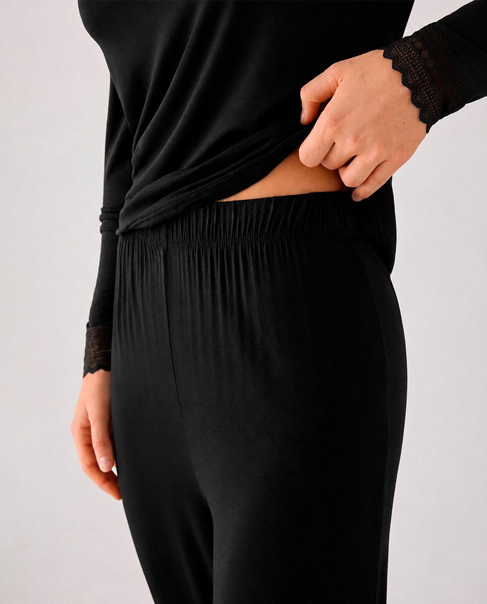 Imagen 4 de Pijama largo de mujer ligero y suave con pantalón jogger - Ysabel Mora - Negro Negro