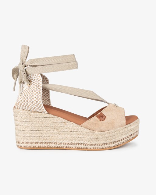 Imagen 0 de Sandalias de mujer de cuña en serraje con lazada