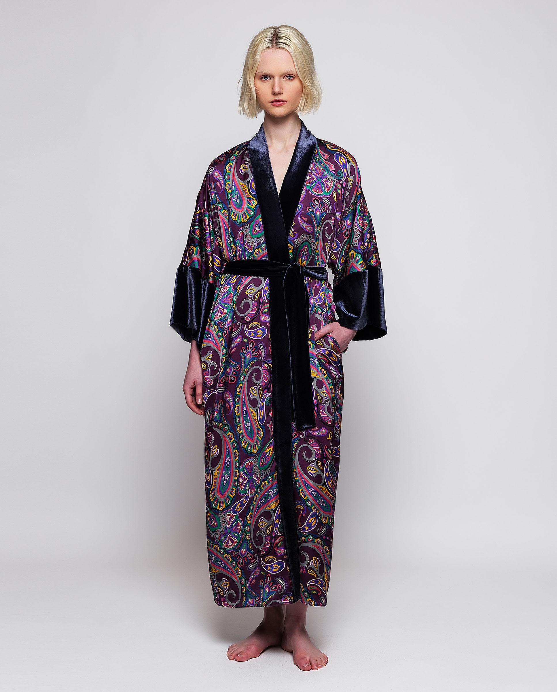 Kimono de mujer estampado paisley y terciopelo