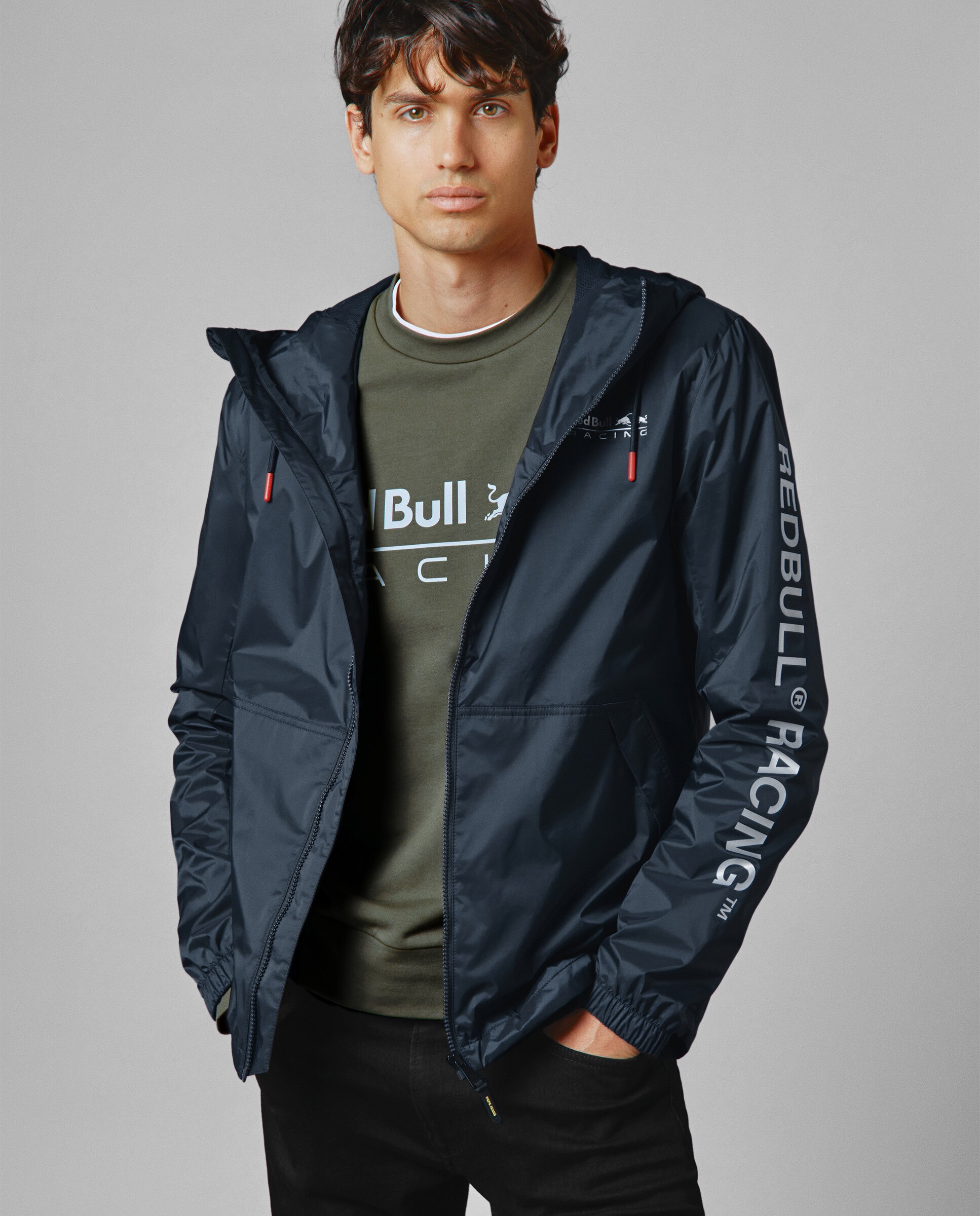 Pepe Jeans - Anorak unisex con capucha ajustable y logo estampado.