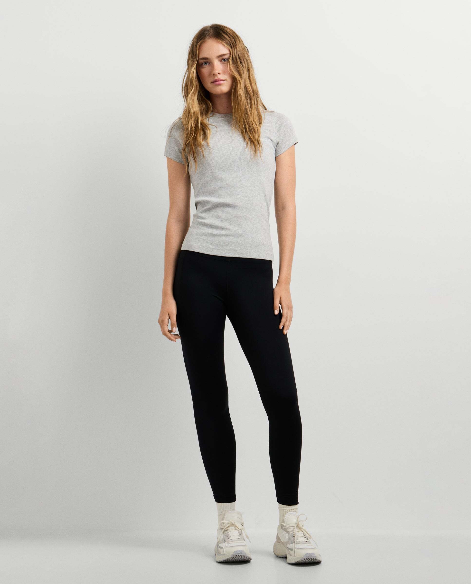 Camiseta de mujer canalé logo bordado - Pepe Jeans - Gris Gris-2