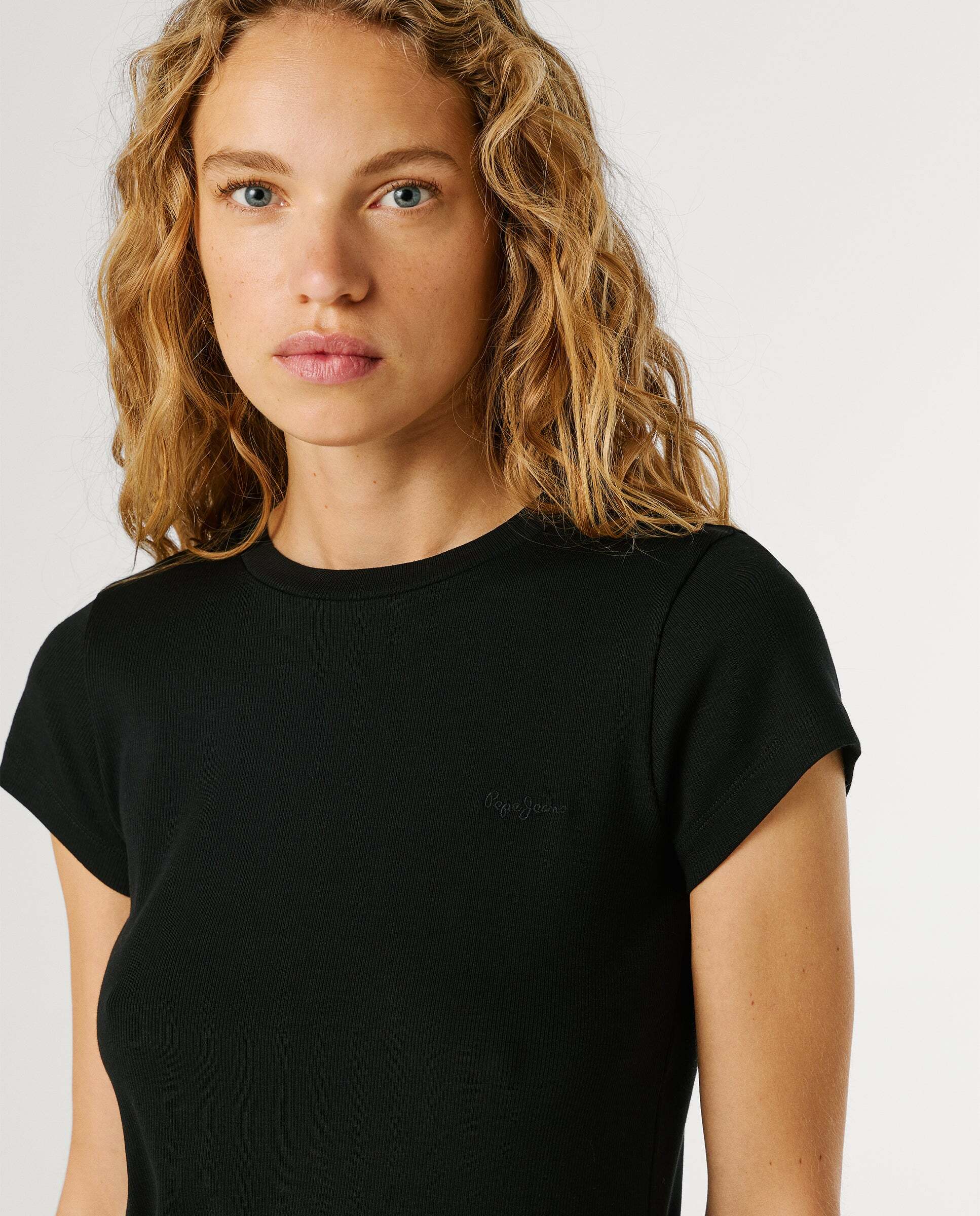 Camiseta de mujer canalé logo bordado - Pepe Jeans - Negro Negro-6