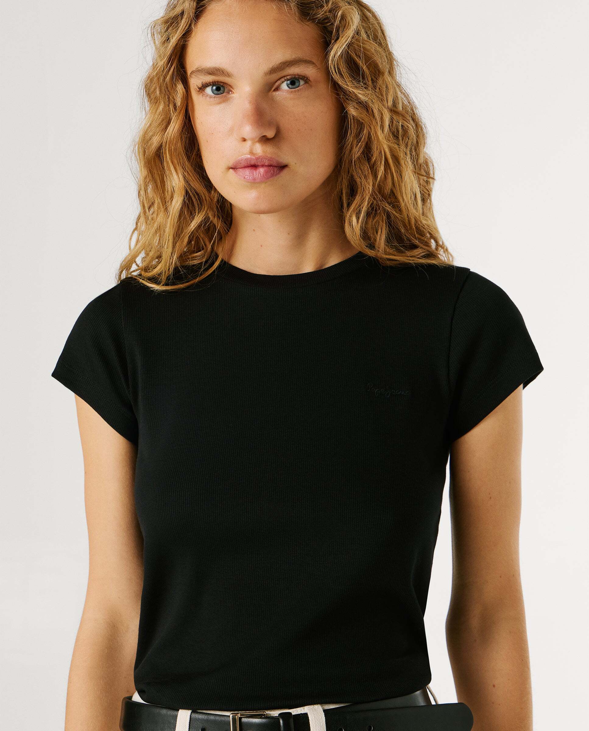 Camiseta de mujer canalé logo bordado - Pepe Jeans - Negro Negro-9