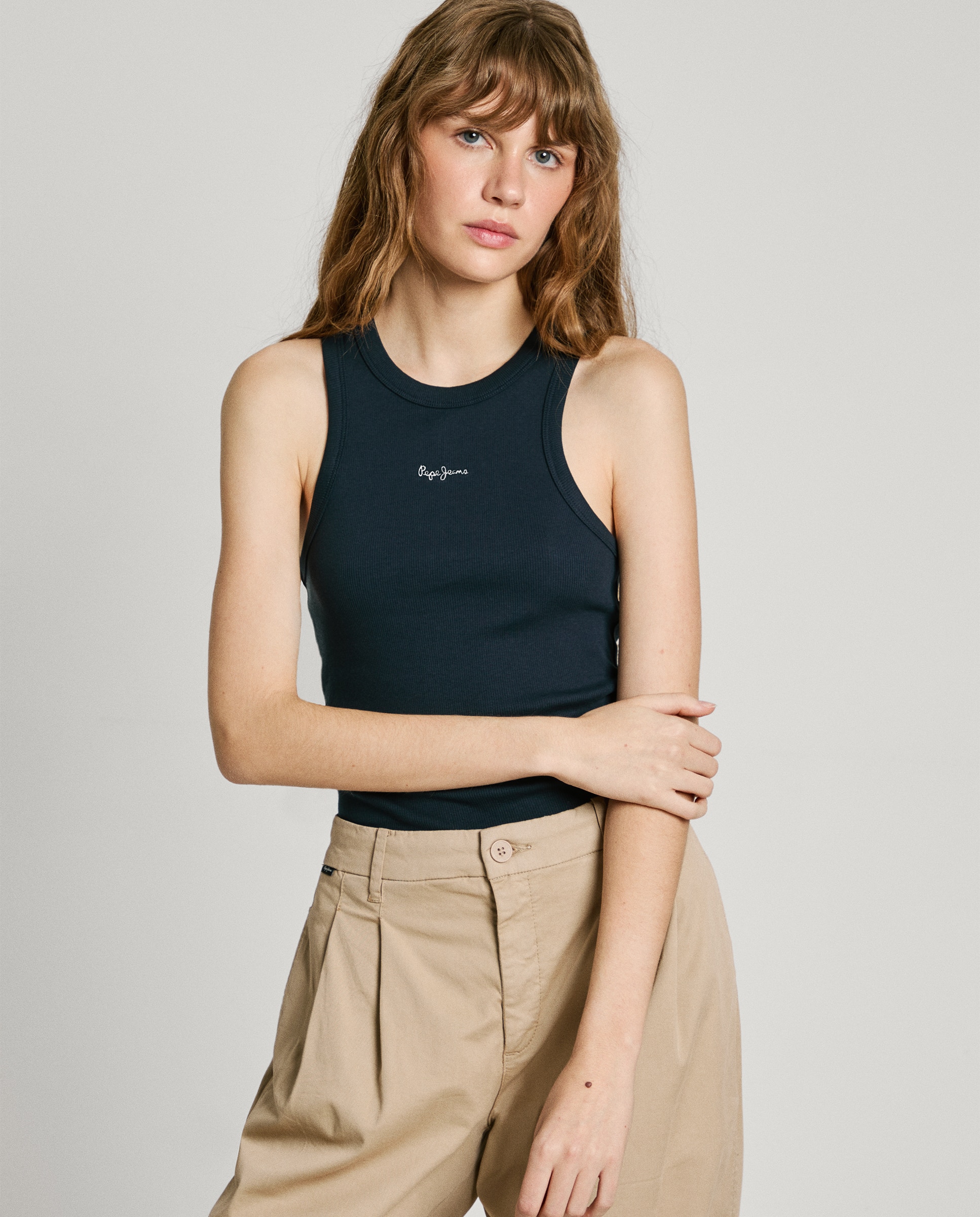 Pepe Jeans - Top canalé sin mangas.
