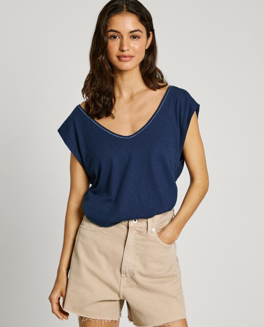 Imagen 0 de Camiseta de mujer cuello pico sin mangas