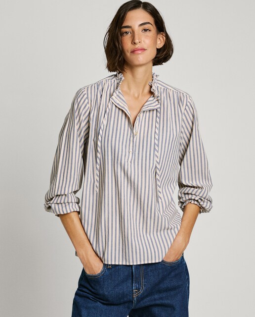 Imagen 0 de Blusa de mujer a rayas con media tapeta abotonada