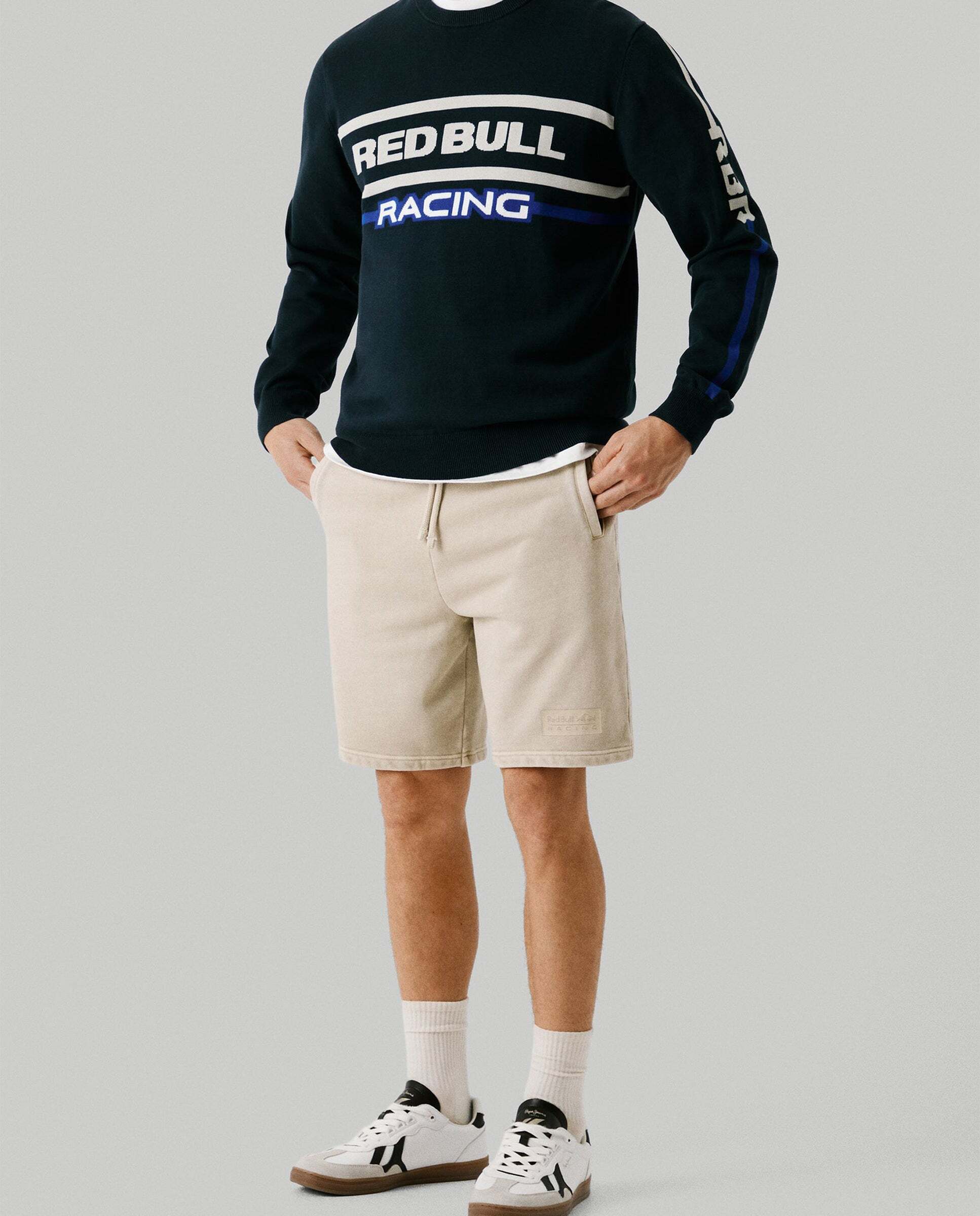 Pepe Jeans - Bermuda de hombre felpa fit relaxed red bull racing.
