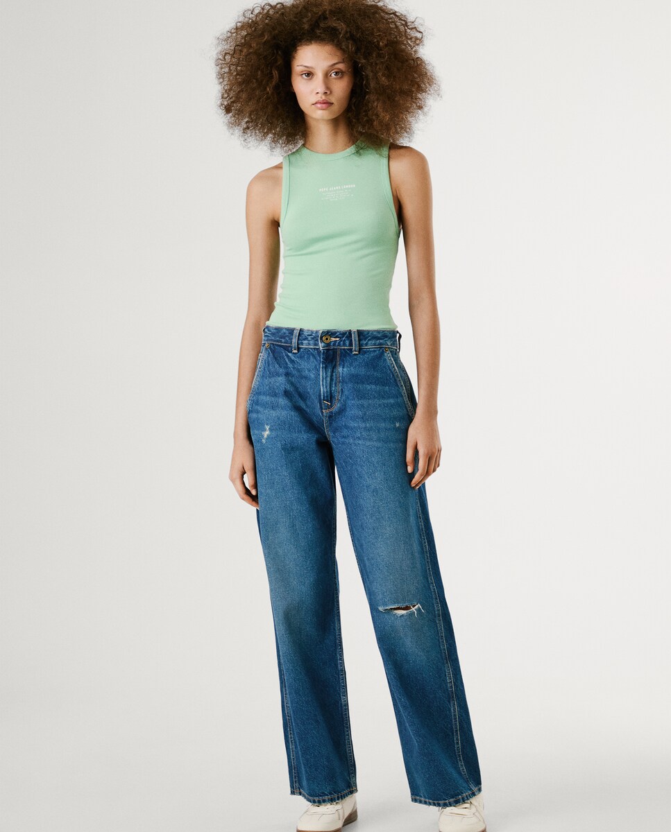 Vaquero recto de mujer tiro medio con detalles rotos · Pepe Jeans