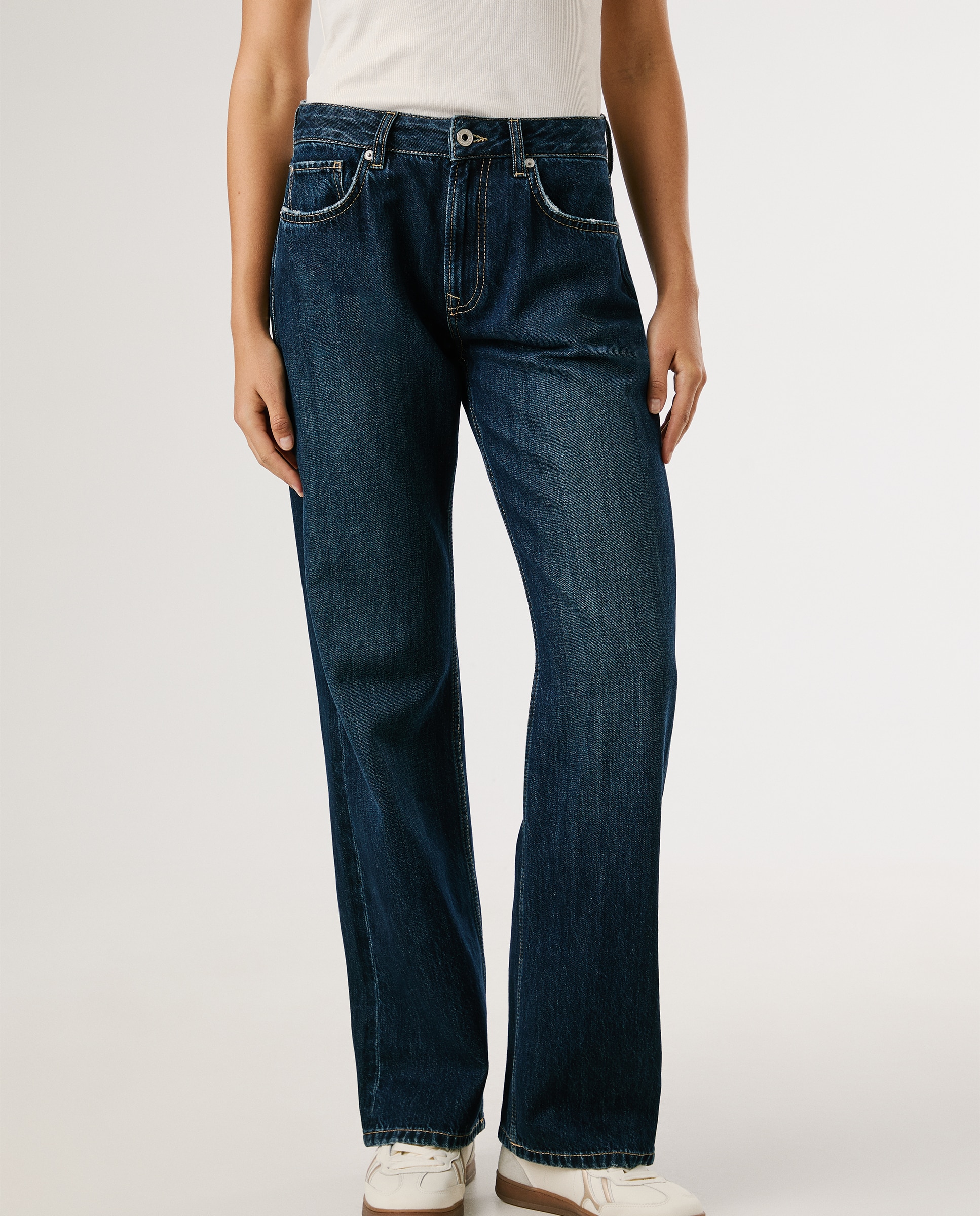 Pepe Jeans - Vaquero boyfriend de mujer tiro bajo con lavado oscuro.
