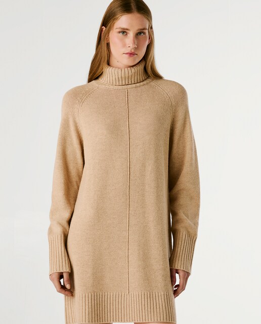 Imagen 0 de Vestido corto de punto con cuello alto