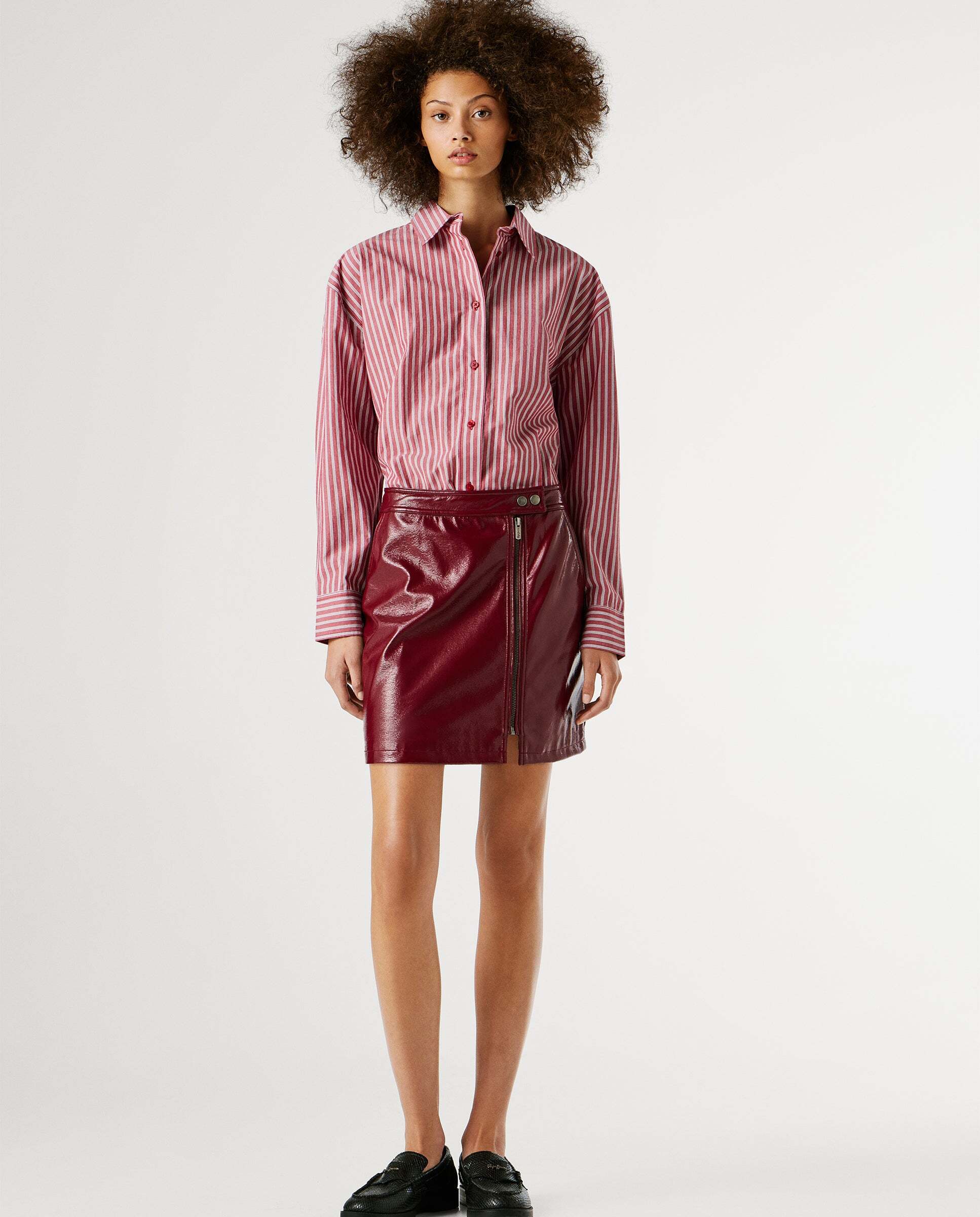 Pepe Jeans - Falda corta de mujer de charol.