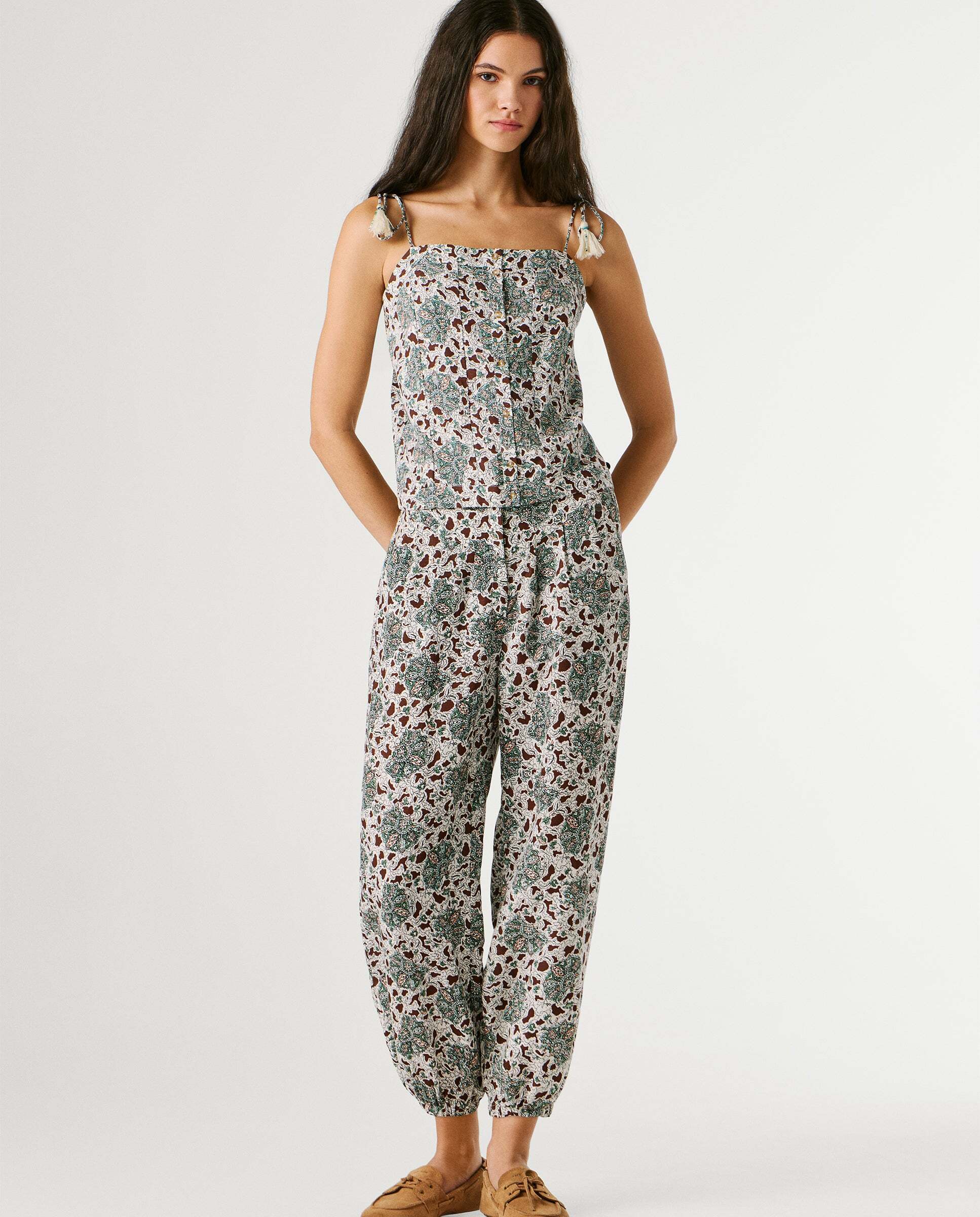 Imagen 0 de Top estampado floral con lino Verde