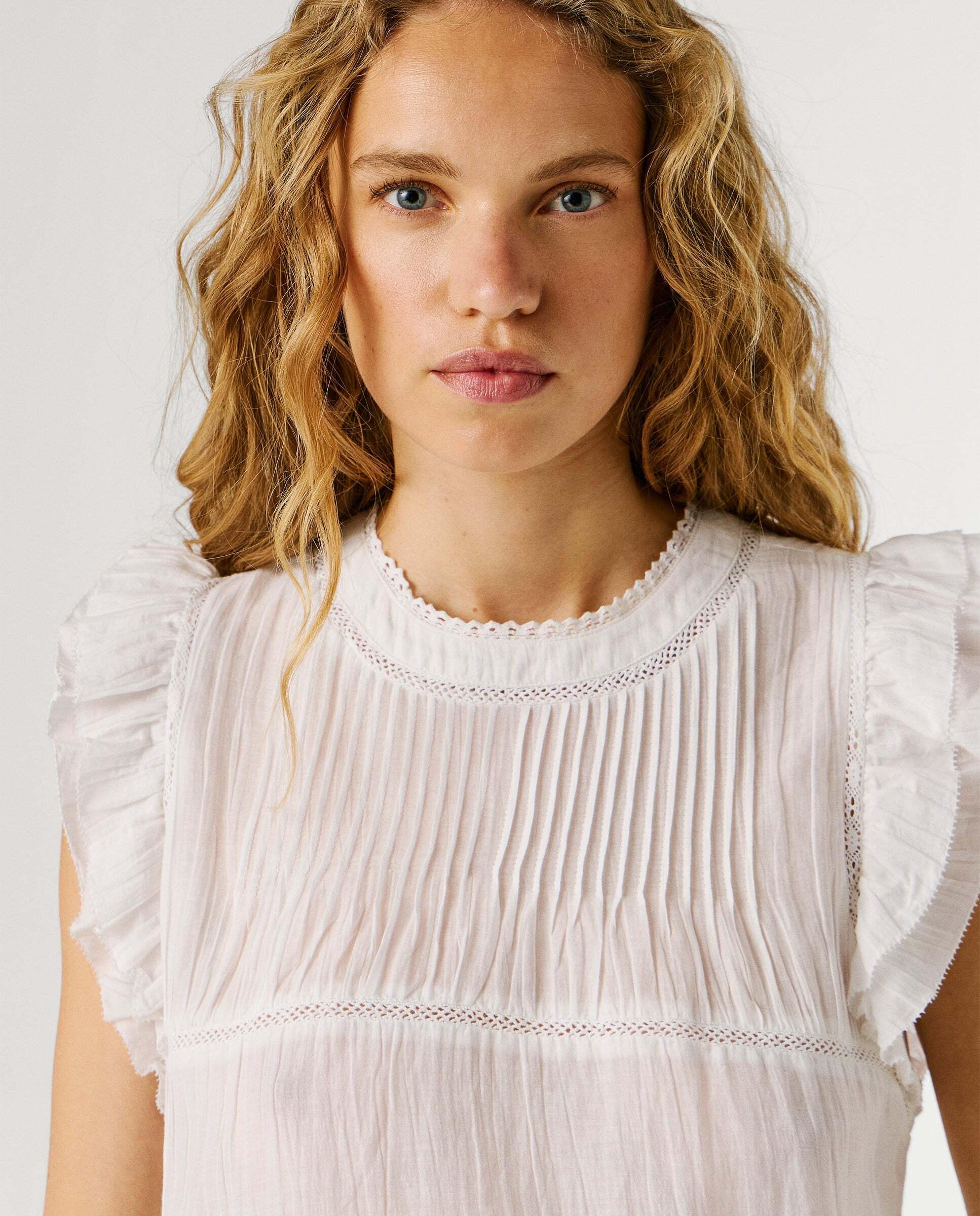 Imagen 4 de Blusa de mujer con detalles plisados - Pepe Jeans - Blanco Blanco