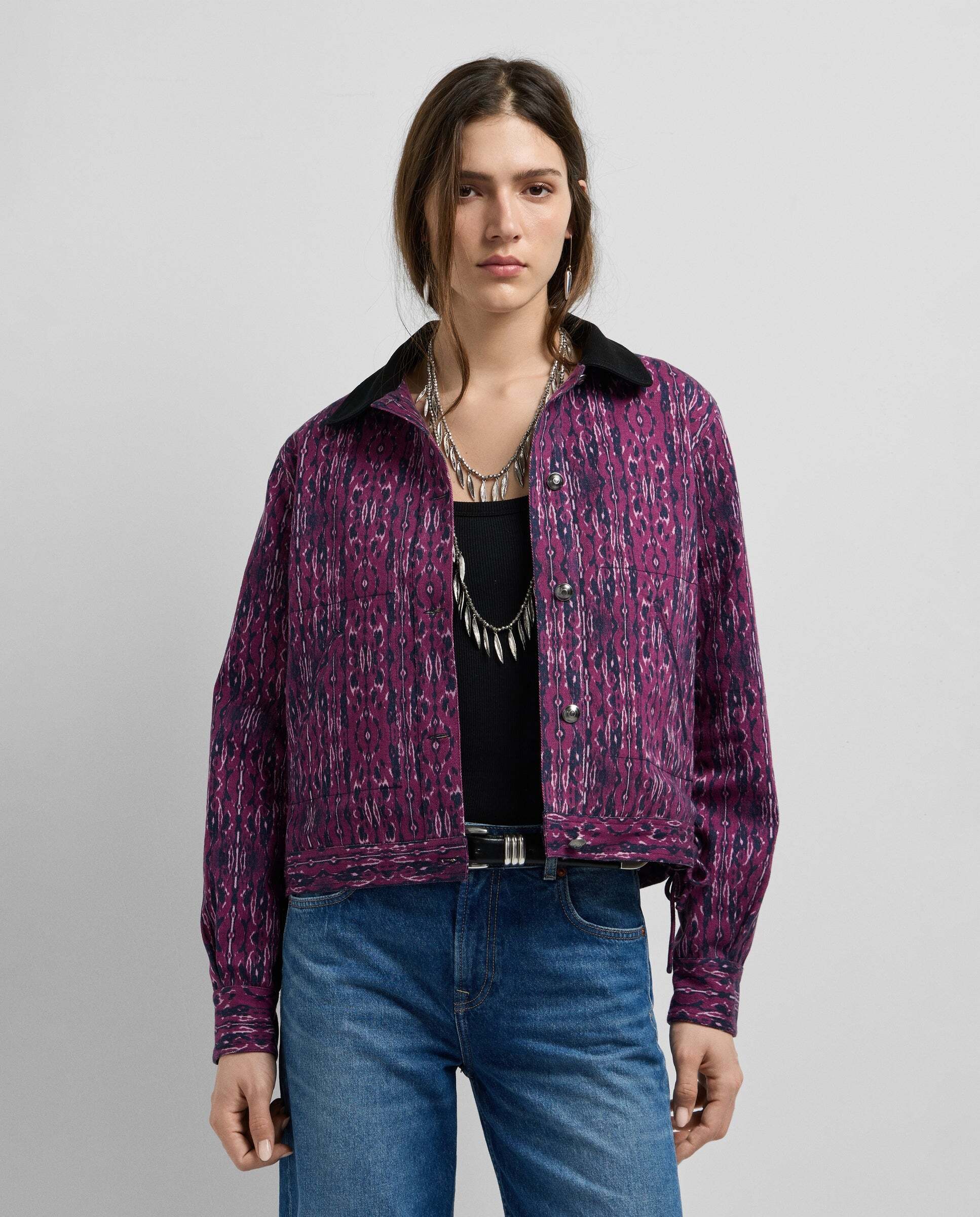 Pepe Jeans - W11 - cazadora de mujer estampada con cuello camisero.