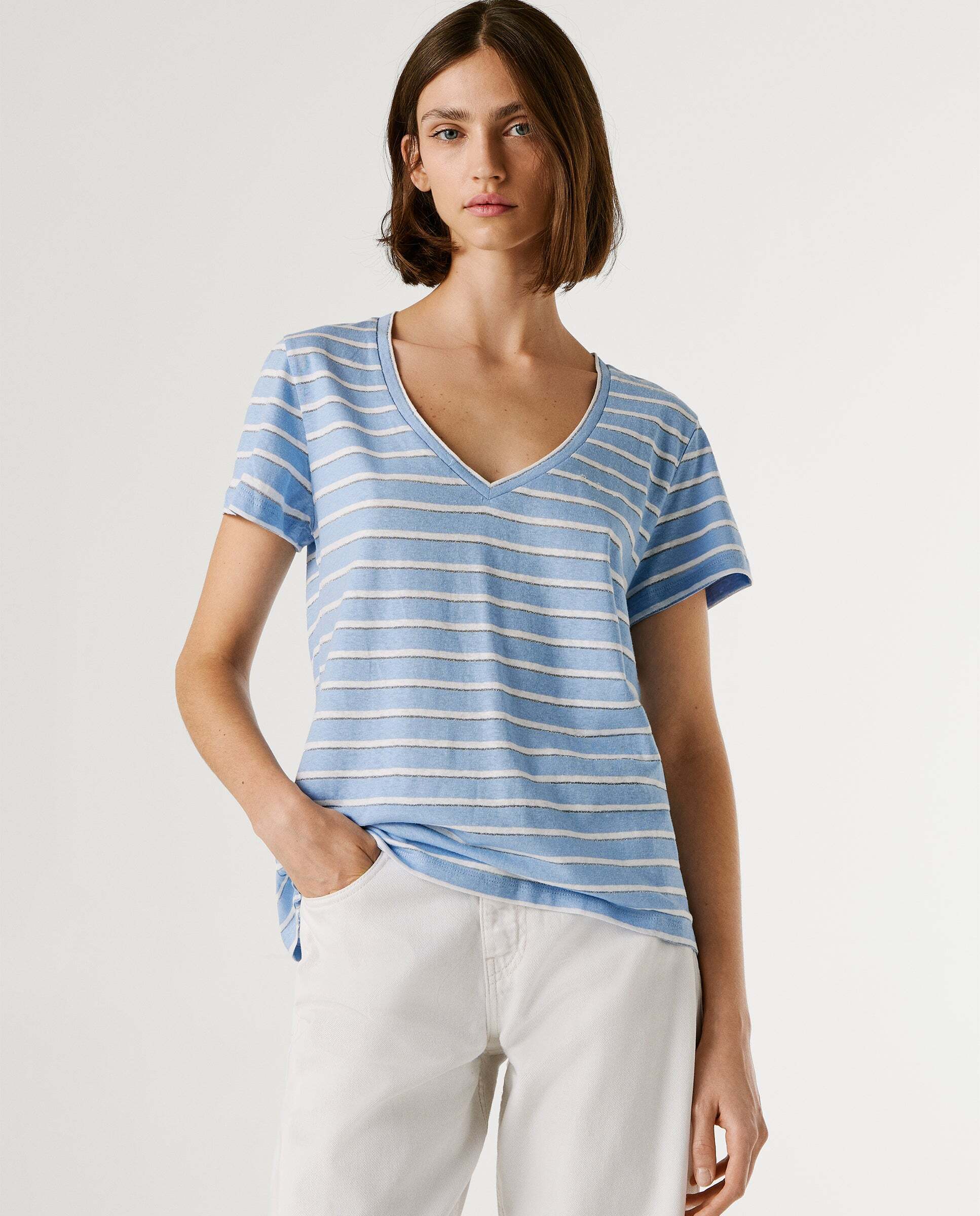 Pepe Jeans - Camiseta de mujer con cuello pico de rayas.