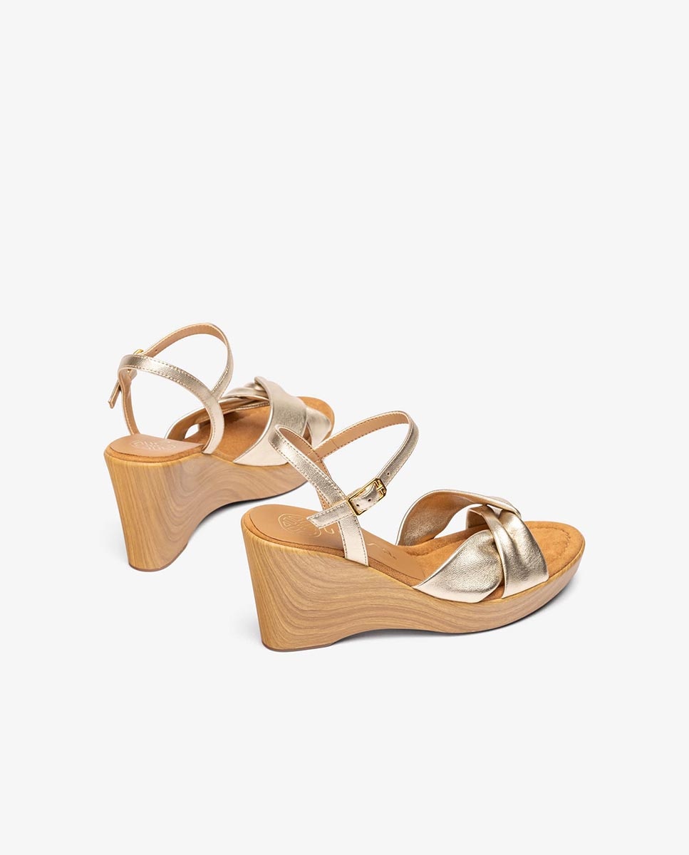 Sandalias de cuña de mujer de piel metalizada con detalle nudo - Unisa - Dorado Dorado-4