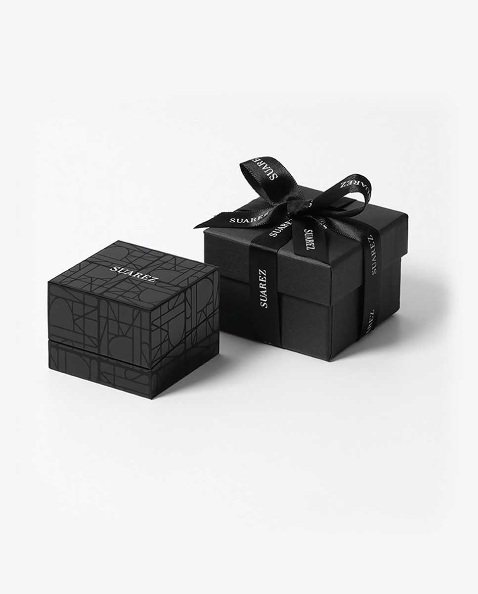 Anillo de oro blanco de 18K con rubí rojo y diamantes Rojo-4