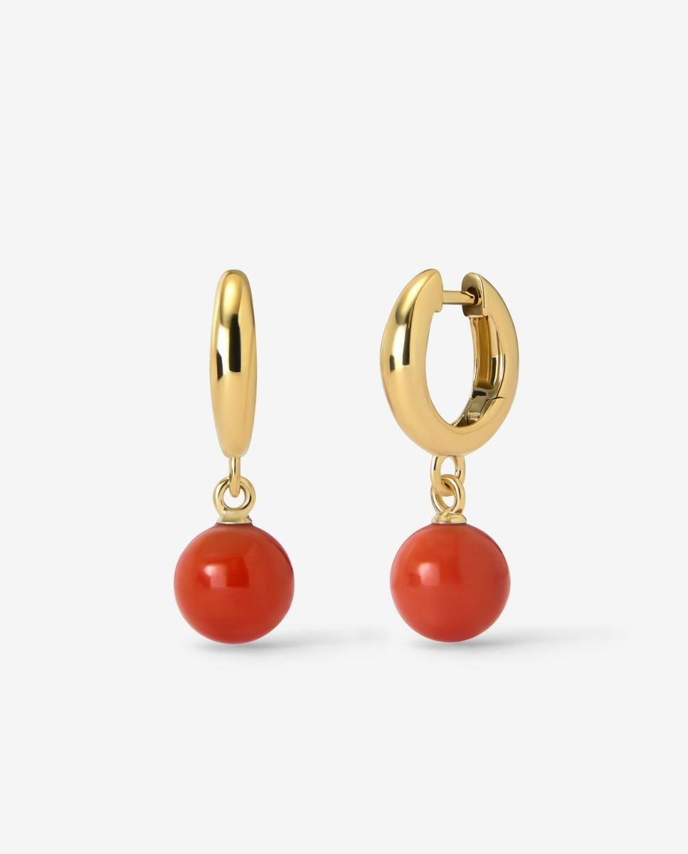 Imagen 0 de Pendientes de aro en oro amarillo de 18k con esferas de coral de 7 mm Rojo