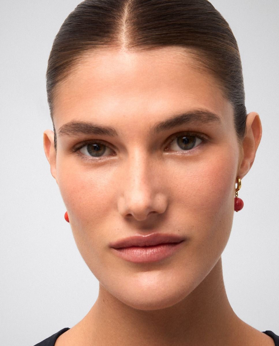 Pendientes de aro en oro amarillo de 18k con esferas de coral de 7 mm - SUAREZ - Rojo Rojo-2