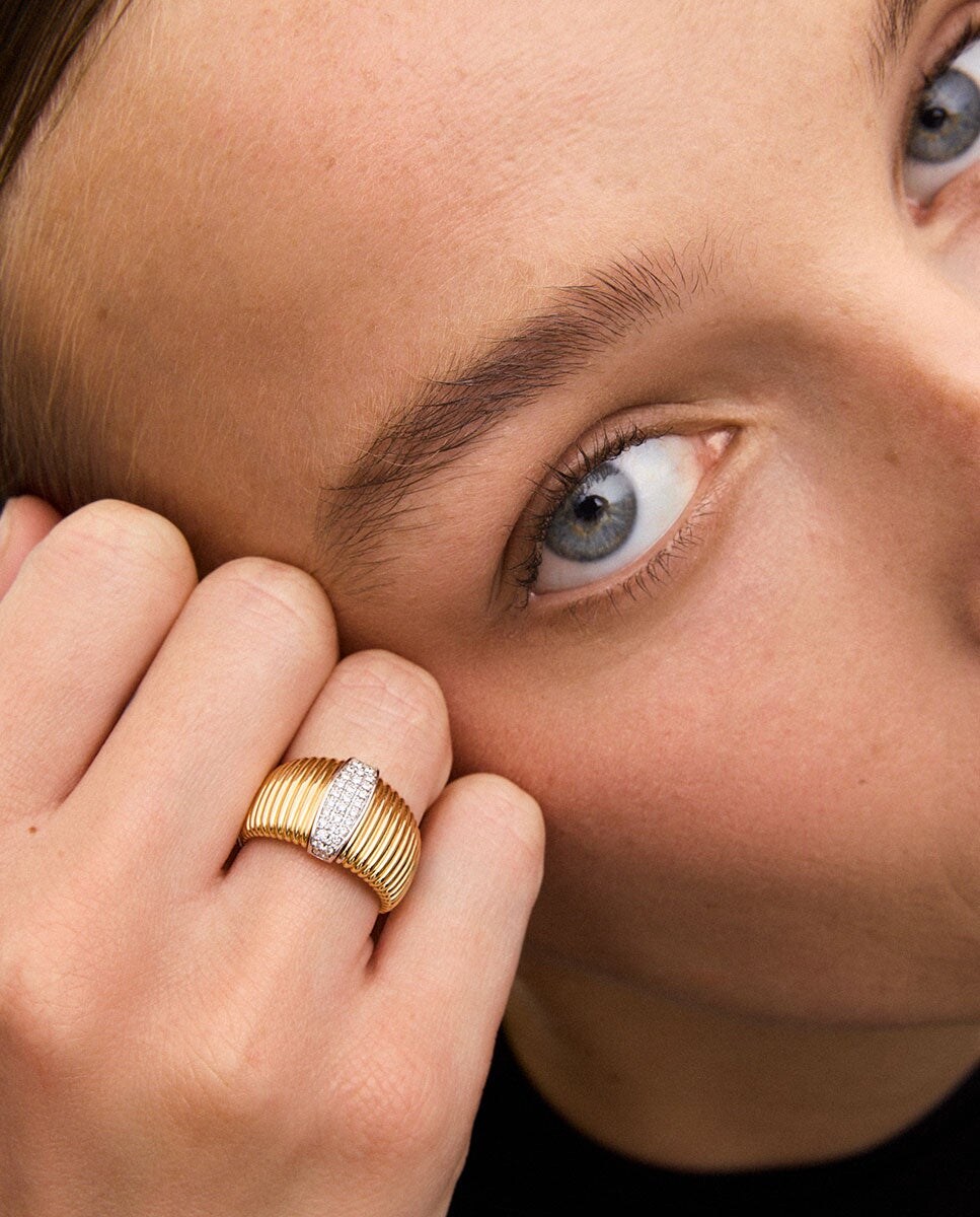 Anillo gallonado de oro blanco y amarillo de 18K con pavé de diamantes en talla brillante Blanco-2