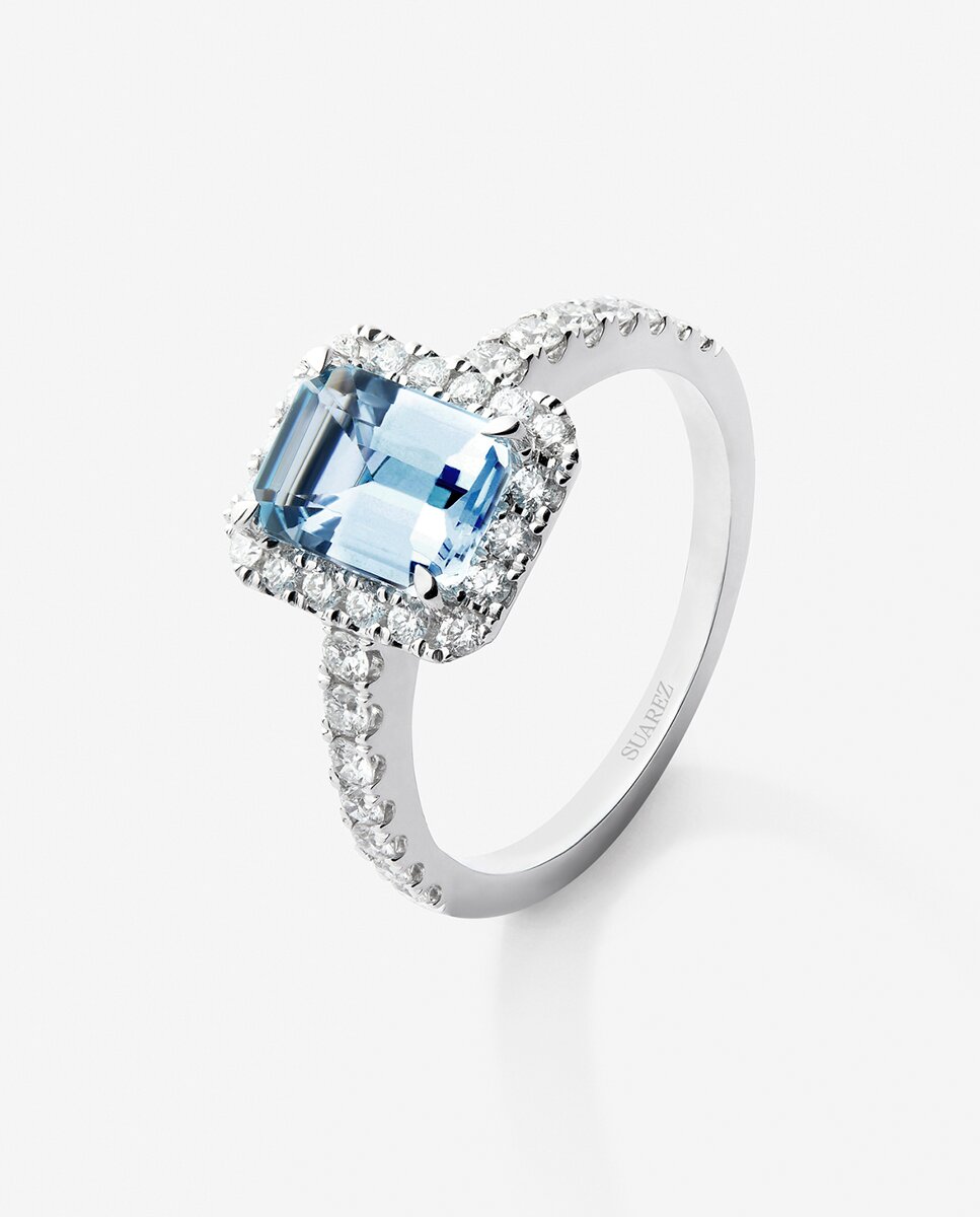Imagen 0 de Anillo con piedras de oro blanco de 18K con aguamarina en talla octogonal Azul / Blanco