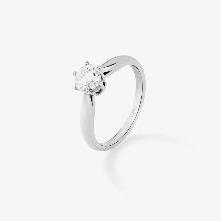 Anillo solitario Suárez SL3006 de oro blanco