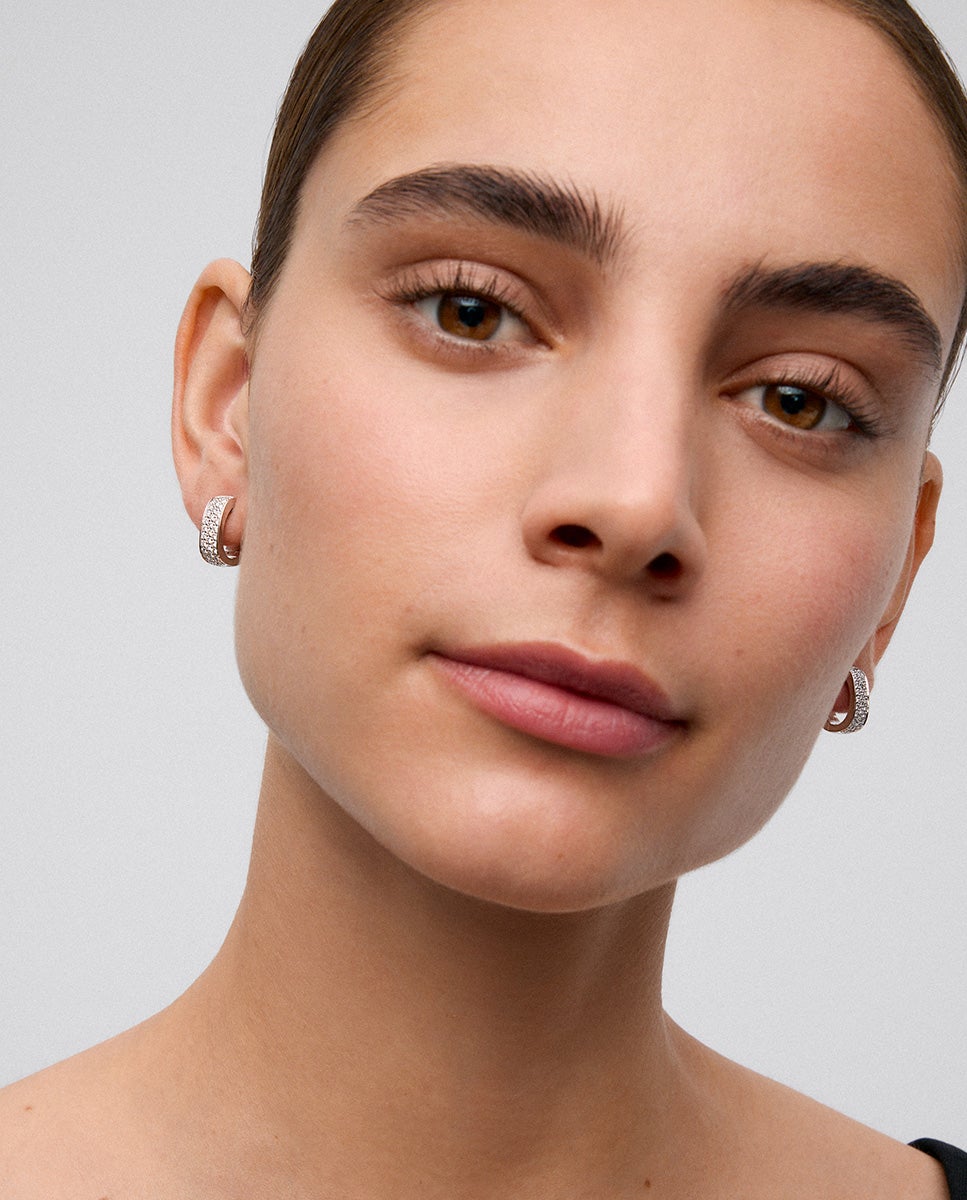 Pendientes de oro blanco de 18k con pavé de diamantes en talla brillante - SUAREZ - Blanco Blanco-4