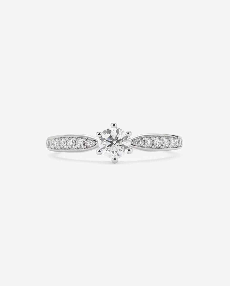 Imagen 3 de Anillo solitario 3006 de oro blanco de 18k con diamante central en talla brillante de 0,40 cts y diamantes en talla brillante con un total de 0,19 cts - SUAREZ - Blanco Blanco