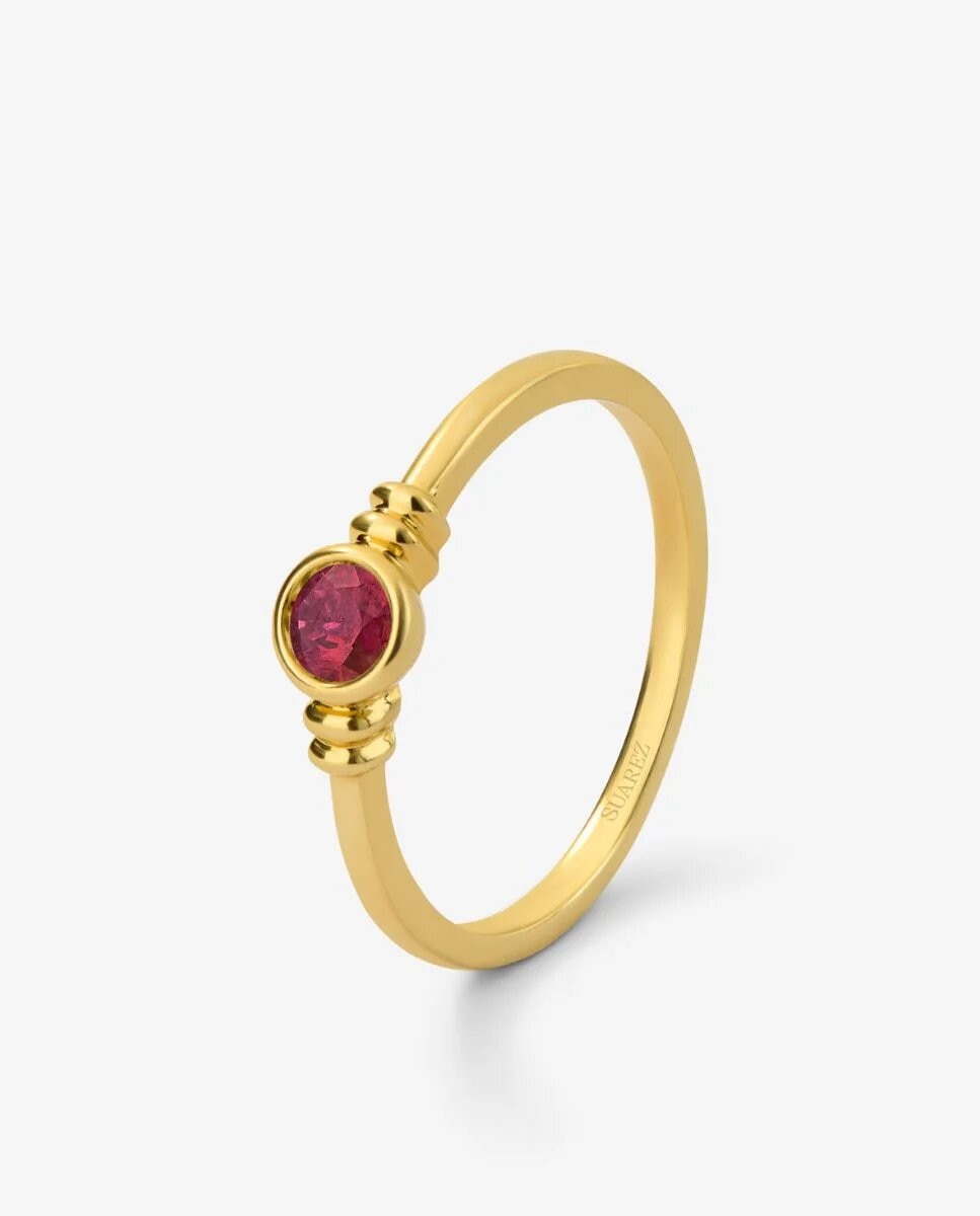 Imagen 0 de Anillo solitario de oro amarillo de 18k con rubi Blanco / Rojo