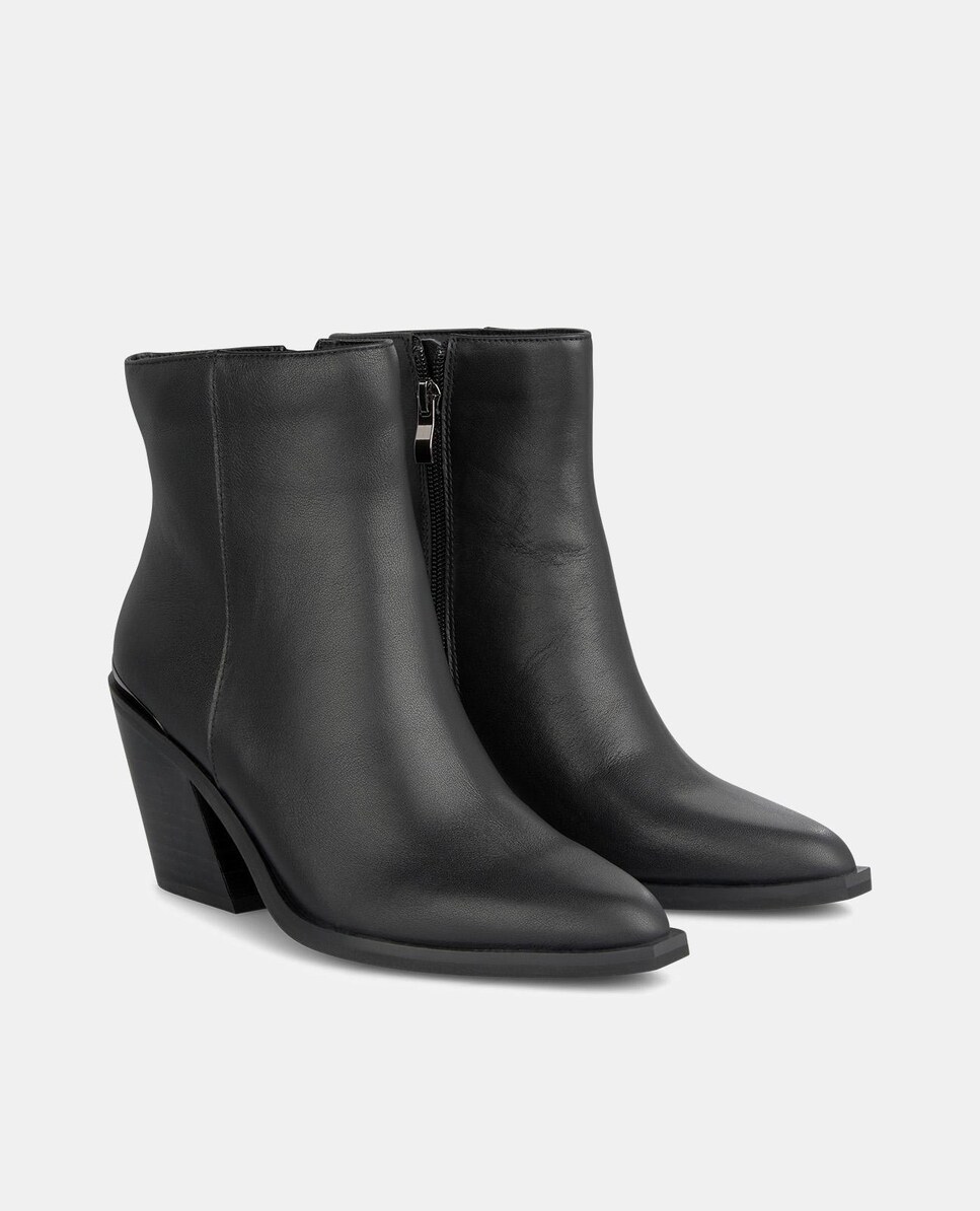 Botins de Pele com Tacão Bloco Preto-2