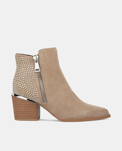 Imagen 0 de Botines de mujer de piel con tachuelas