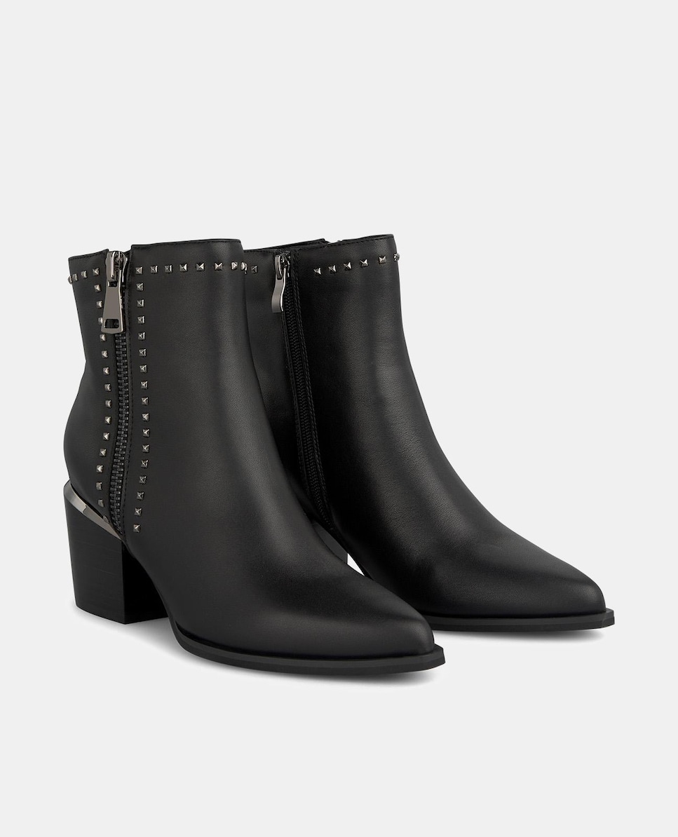 Botins de Pele com Tacão Bloco Preto-2