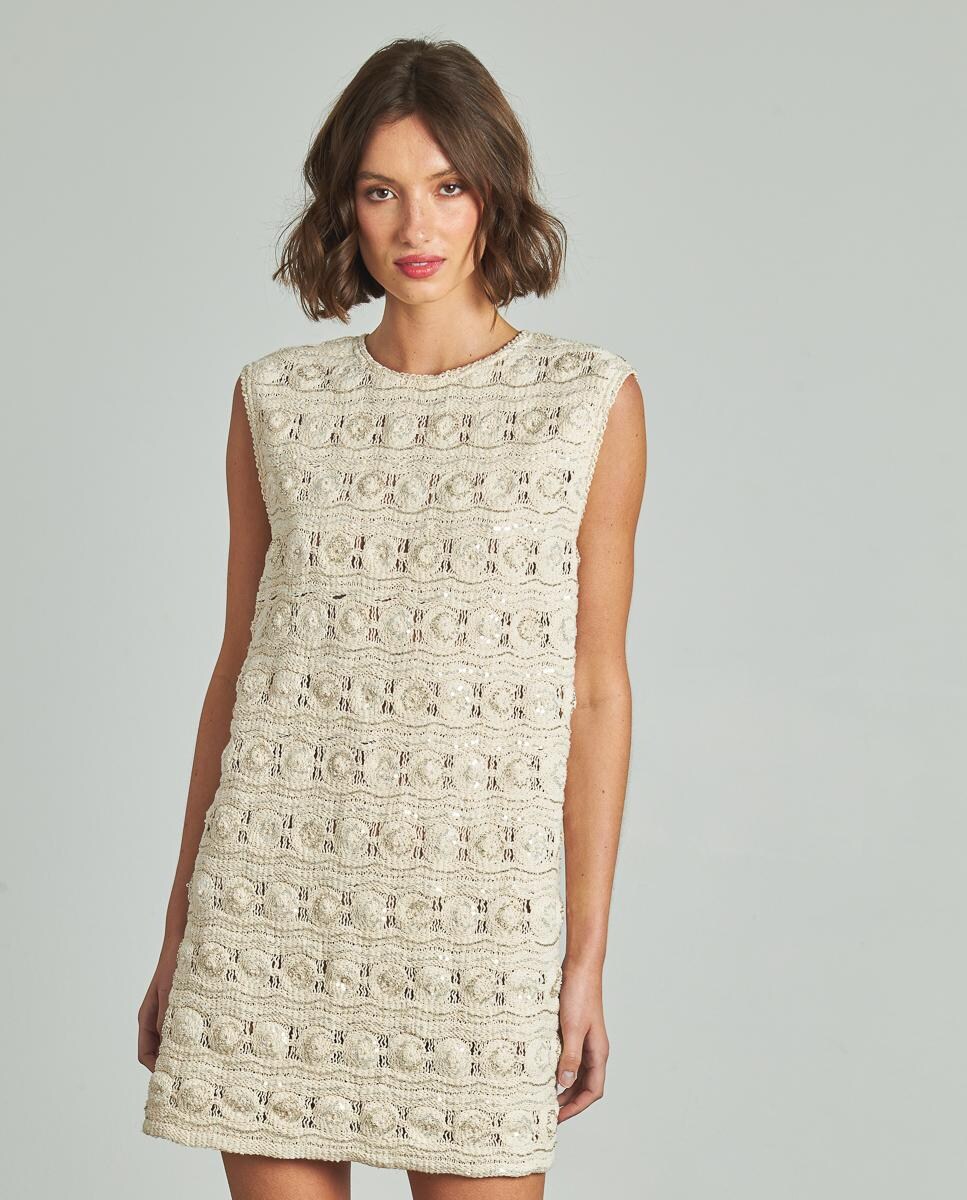 Vestido corto crochet con detalles de lentejuelas y pedrería