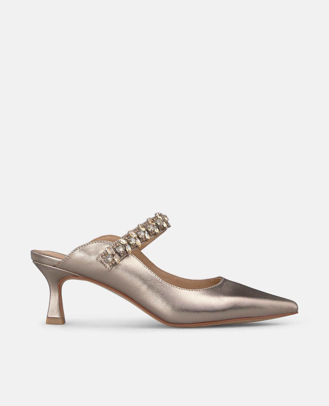 Alma en Pena - Zapatos de salón de mujer con puntera Afilada y detalle de pedrería.