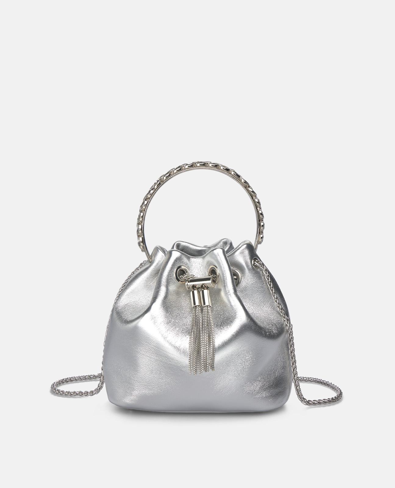 Bolso de mano con detalle colgante cierre ajustable y cadena y asa metálica - Alma en Pena - Plata Plata-1