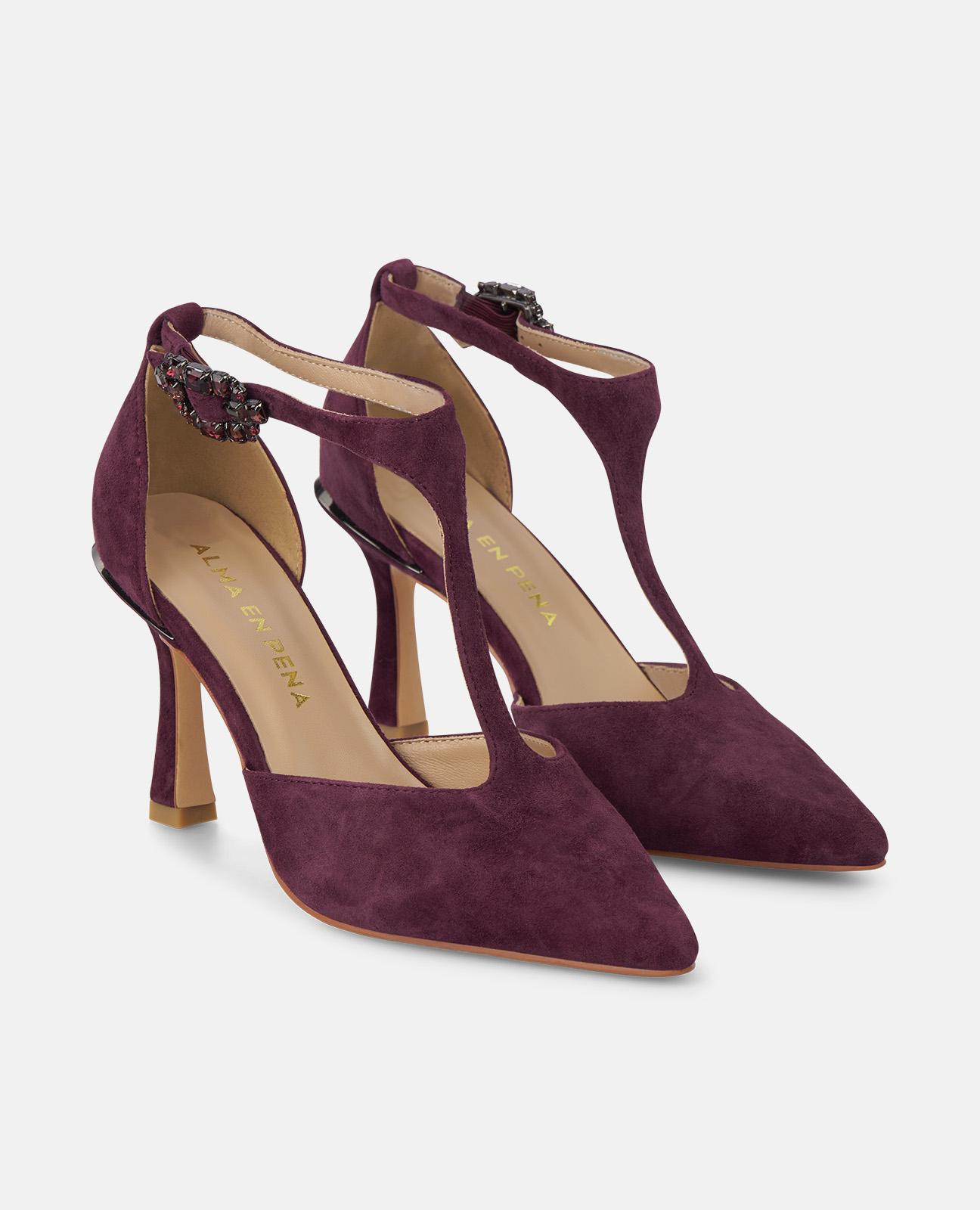 Zapatos de salón de mujer con detalles de pedrería en la hebilla y puntera afilada - Alma en Pena - Burdeos Burdeos-3
