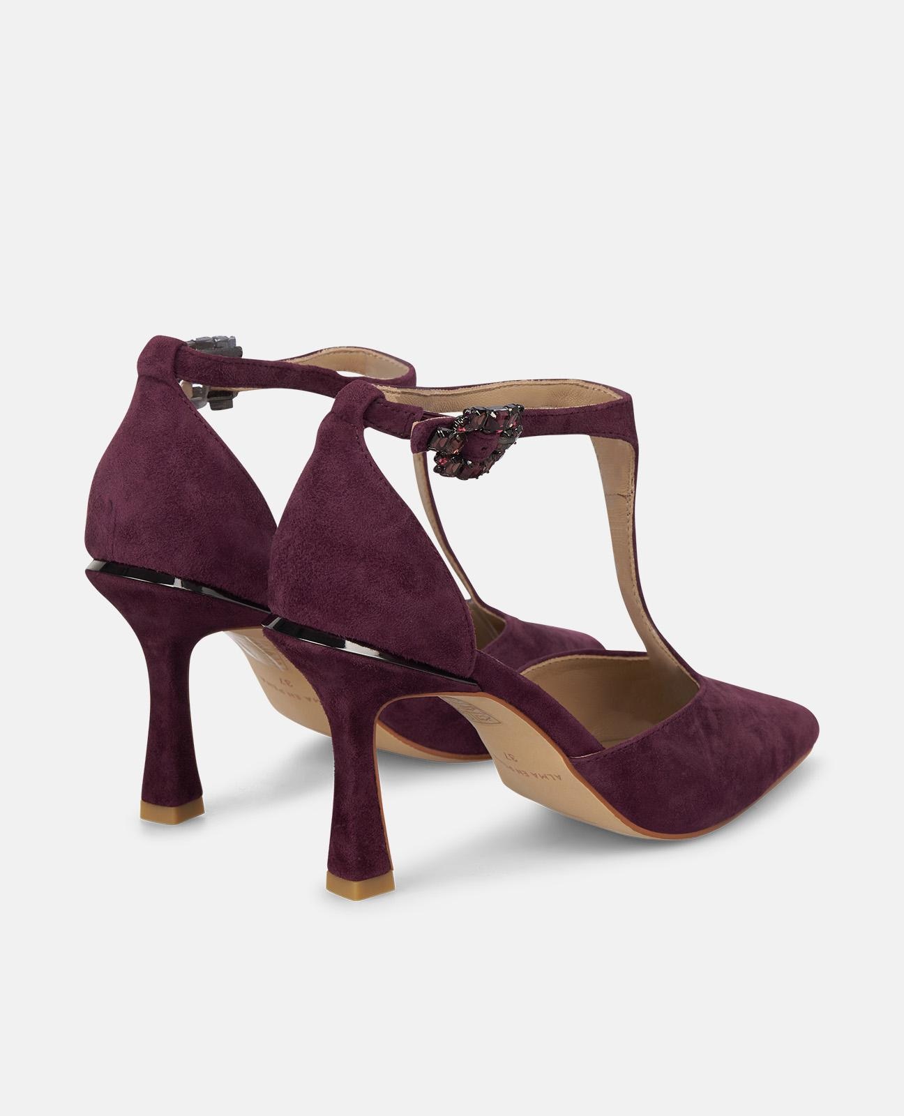 Zapatos de salón de mujer con detalles de pedrería en la hebilla y puntera afilada - Alma en Pena - Burdeos Burdeos-2