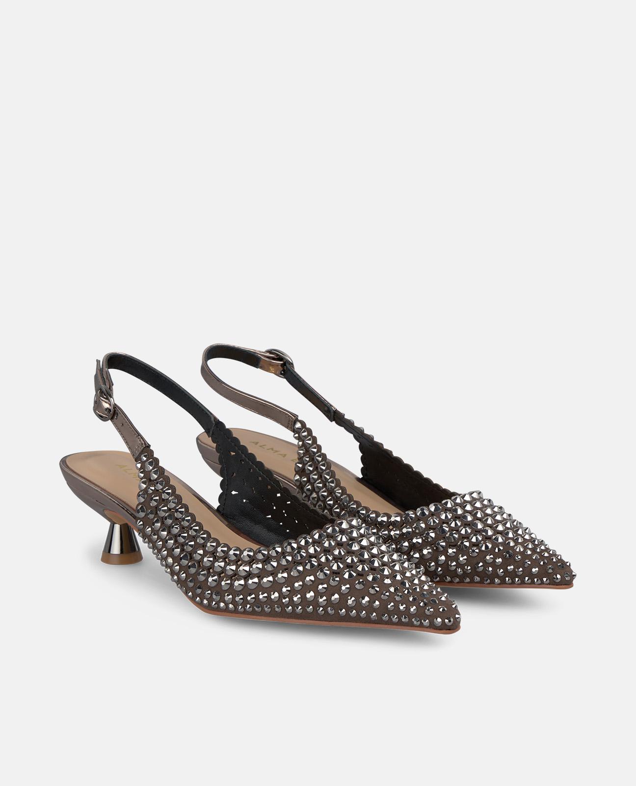 Zapatos de salón de mujer cubierto con pedrería y tacón bajo - Alma en Pena - Plata Plata-3