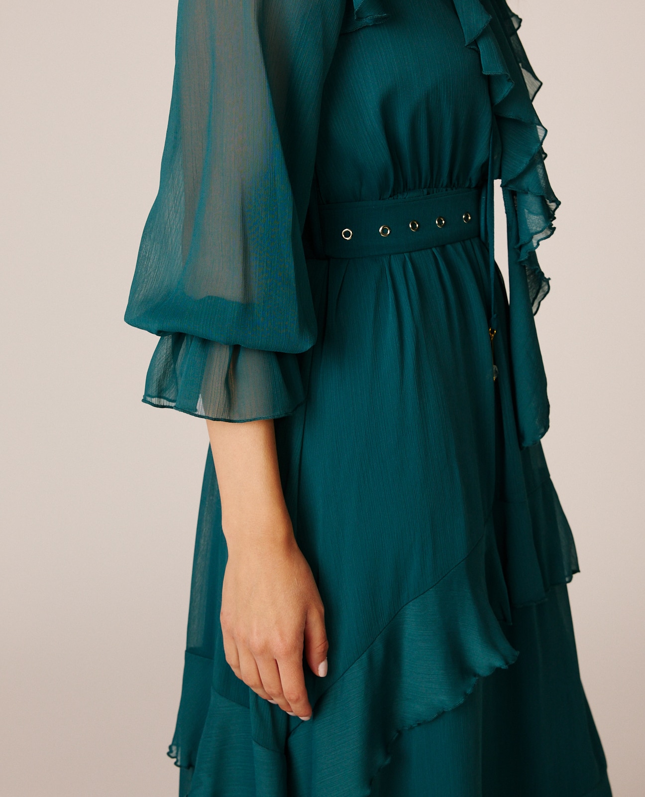 Imagen 6 de Vestido midi con volantes y cinturón - Alma en Pena - Azul Océano Azul Océano