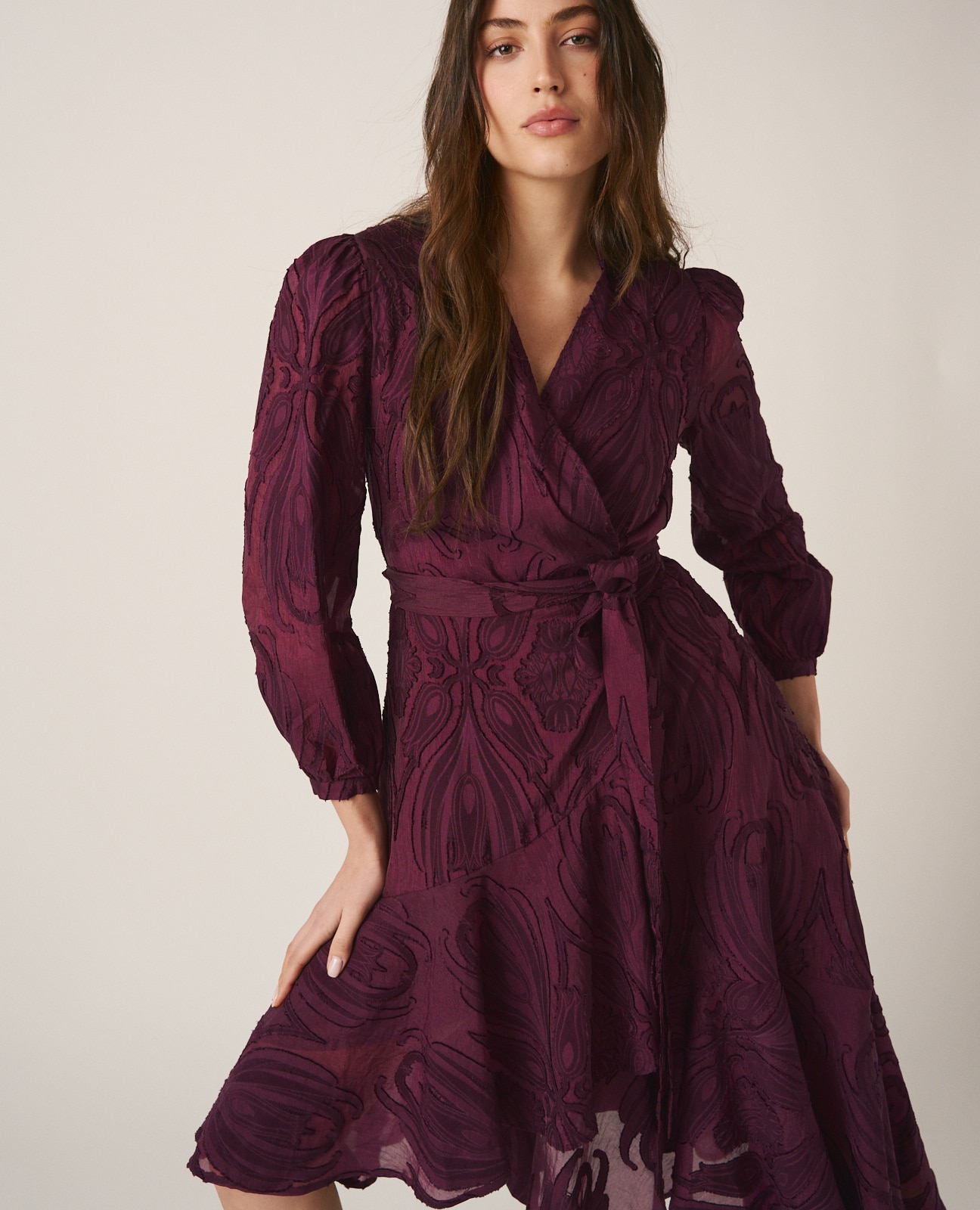 Imagen 2 de Vestido midi en jacquard con lazo en cintura - Alma en Pena - Morado Morado