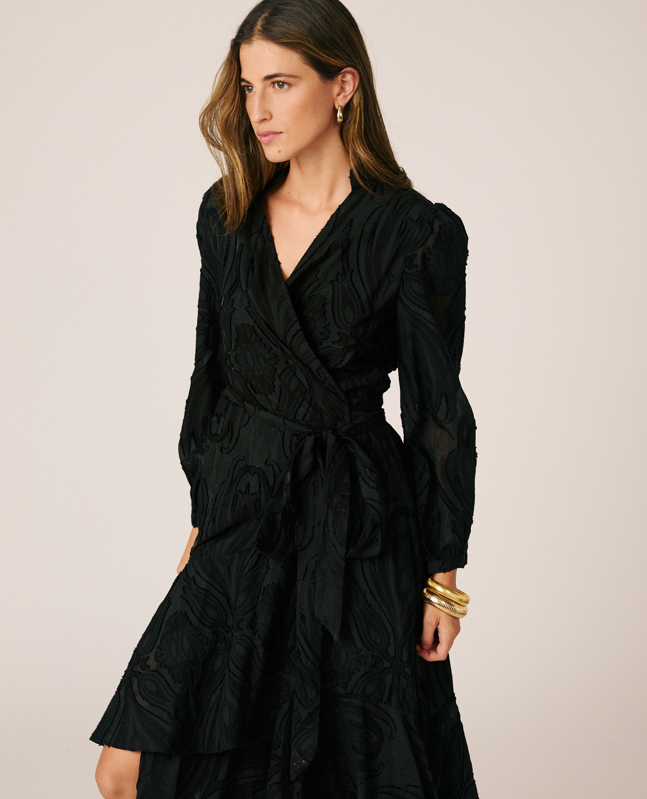 Imagen 4 de Vestido midi en jacquard con lazo en cintura - Alma en Pena - Negro Negro