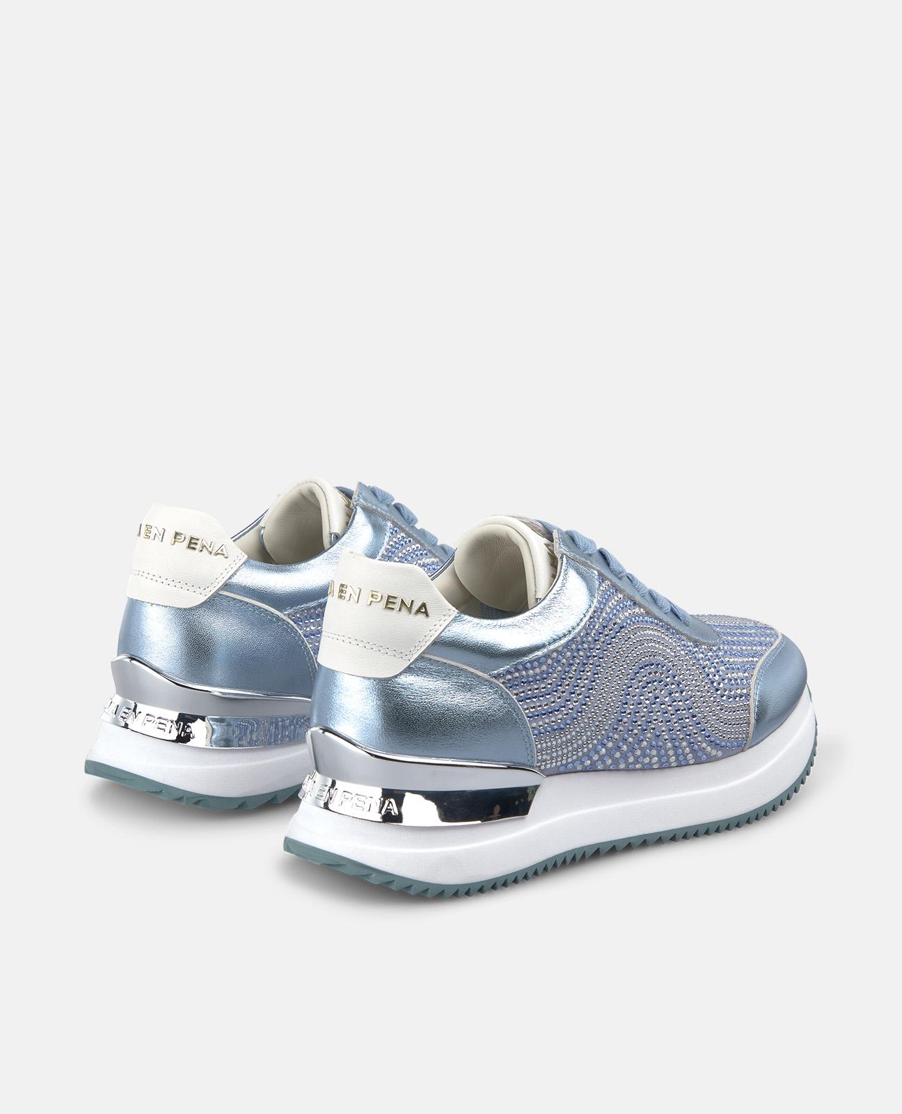 Zapatillas deportivas de mujer de piel efecto metalizado y parte exterior de rejilla con tacha de pedreria - Alma en Pena - Azul Azul-3