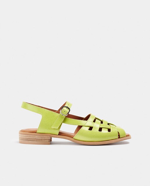 Imagen 0 de Sandalias planas de mujer de piel estilo cangrejera