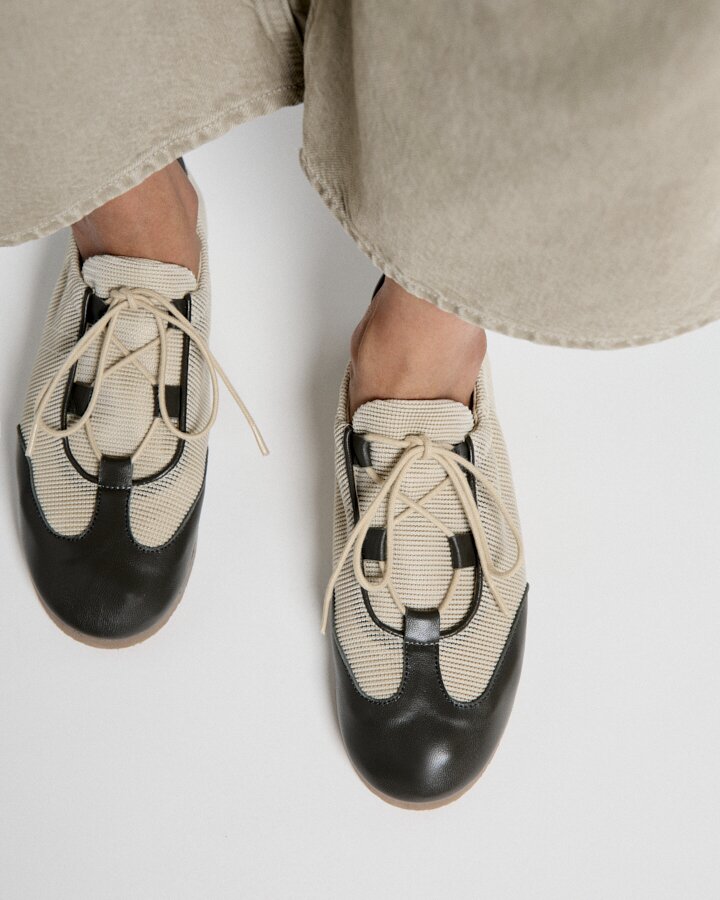 Zapatilla básicas de mujer de tejido de rejilla y piel con cordones - Naguisa - Beige Beige-2