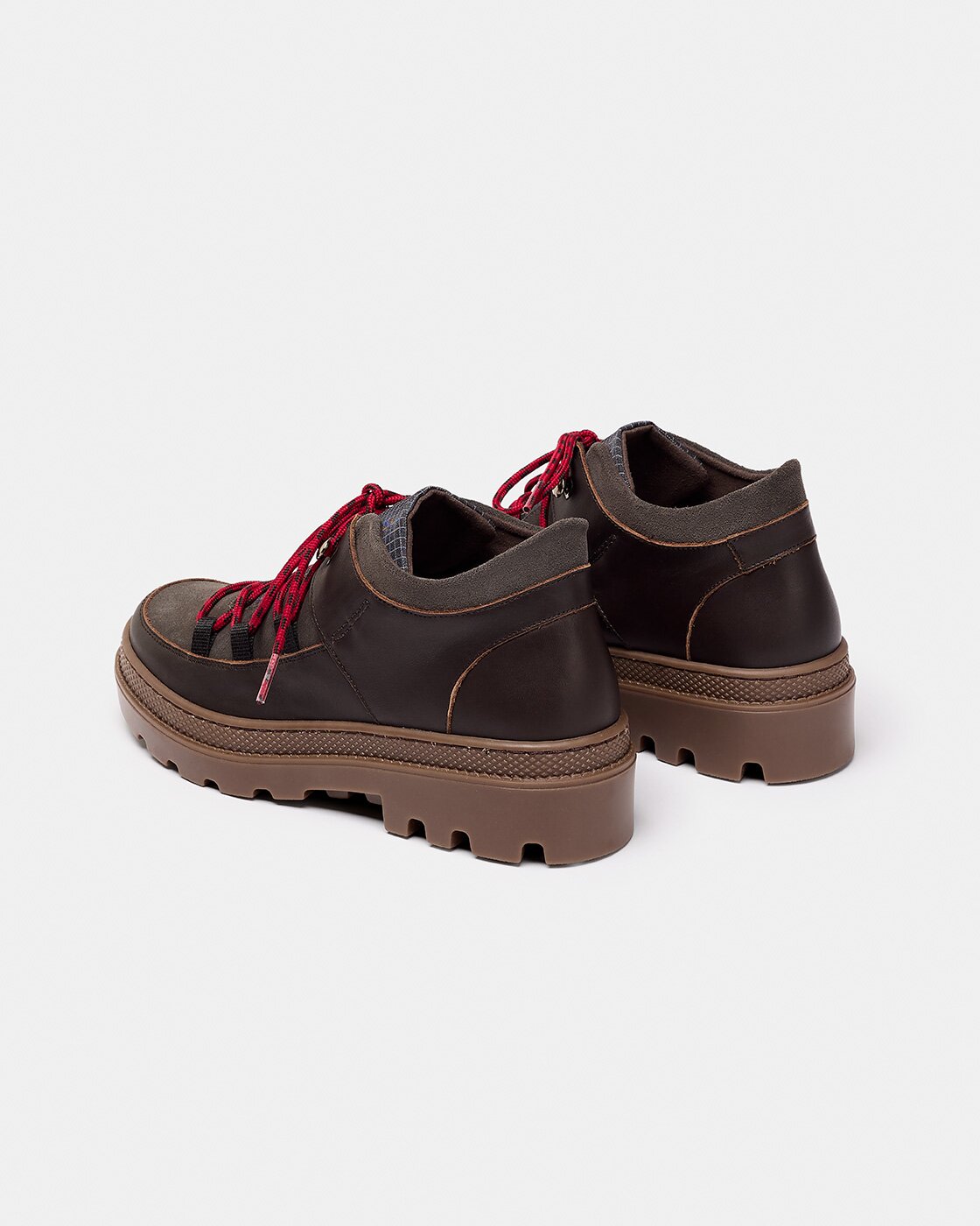 Botines con suela track inspirados en el calzado de montaña de mujer con combinación de materiales de piel, serraje y tejido con cordones y suela track - Naguisa - Marrón oscuro Marrón oscuro-3