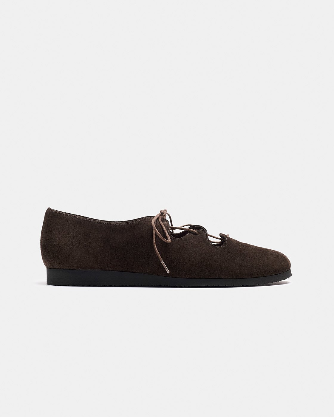 Imagen 0 de Zapato plano estilo mercedita de mujer de piel, abierto en el empeine con cordones Marrón oscuro