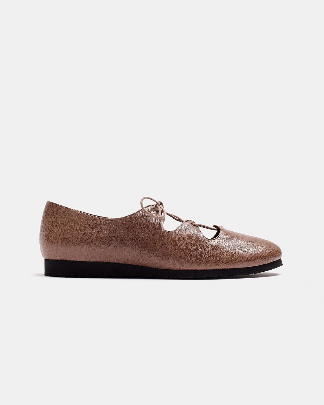 Zapato plano estilo mercedita de mujer de piel, abierto en el empeine con cordones - Naguisa - Marrón piedra Marrón piedra-1
