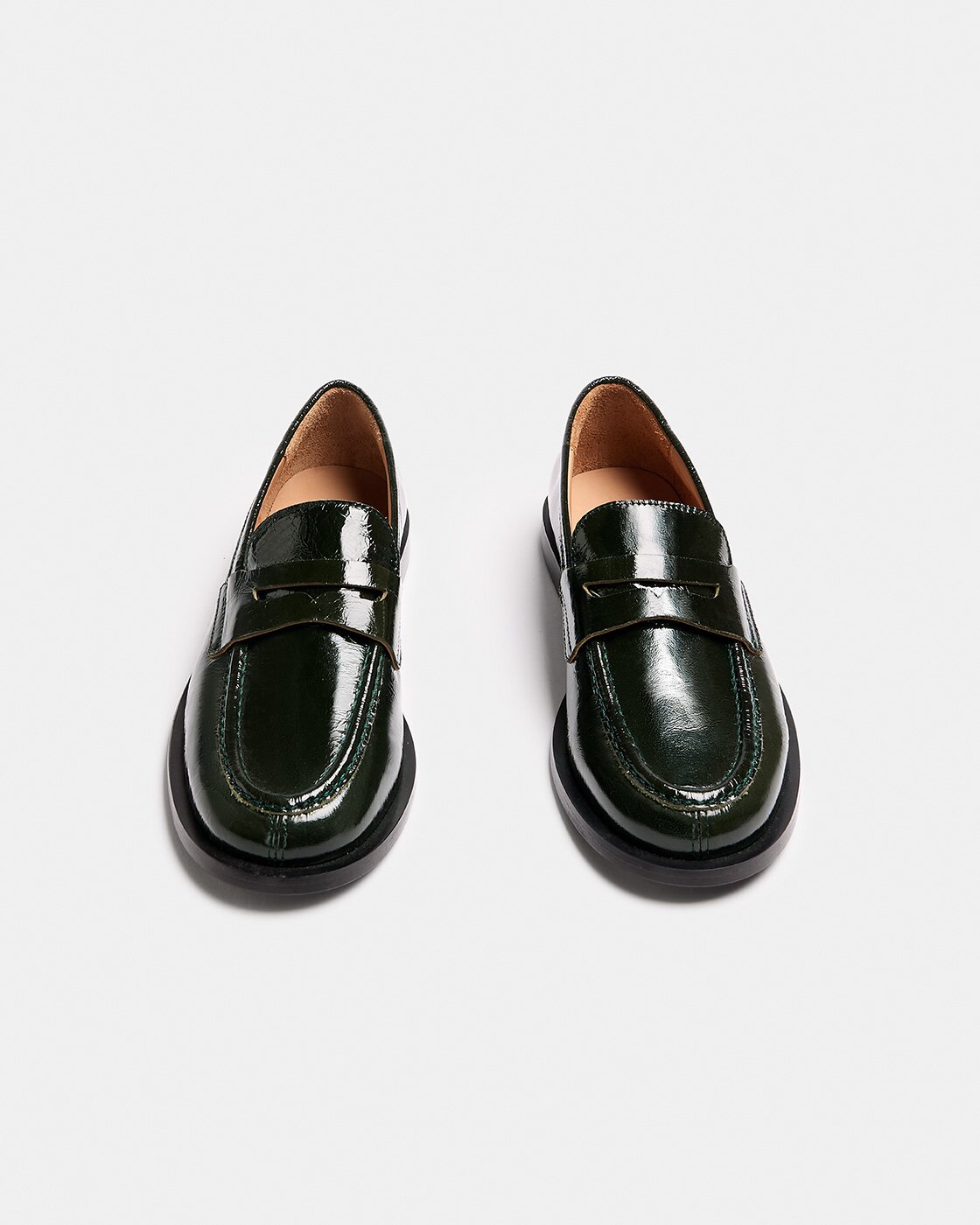 Zapato plano de mujer tipo mocasín de piel con acabado charol - Naguisa - Verde Verde-2