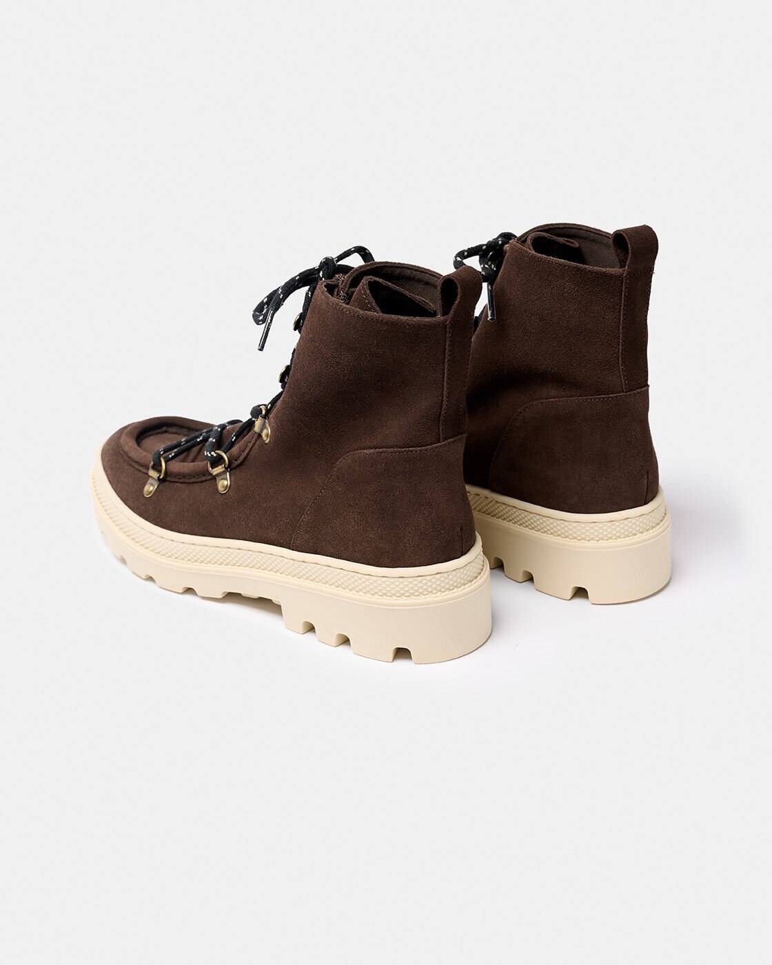 Botines con suela track tipo wallabee de caña baja de mujer, de piel serraje con cordones y suela track - Naguisa - Marrón oscuro Marrón oscuro-3