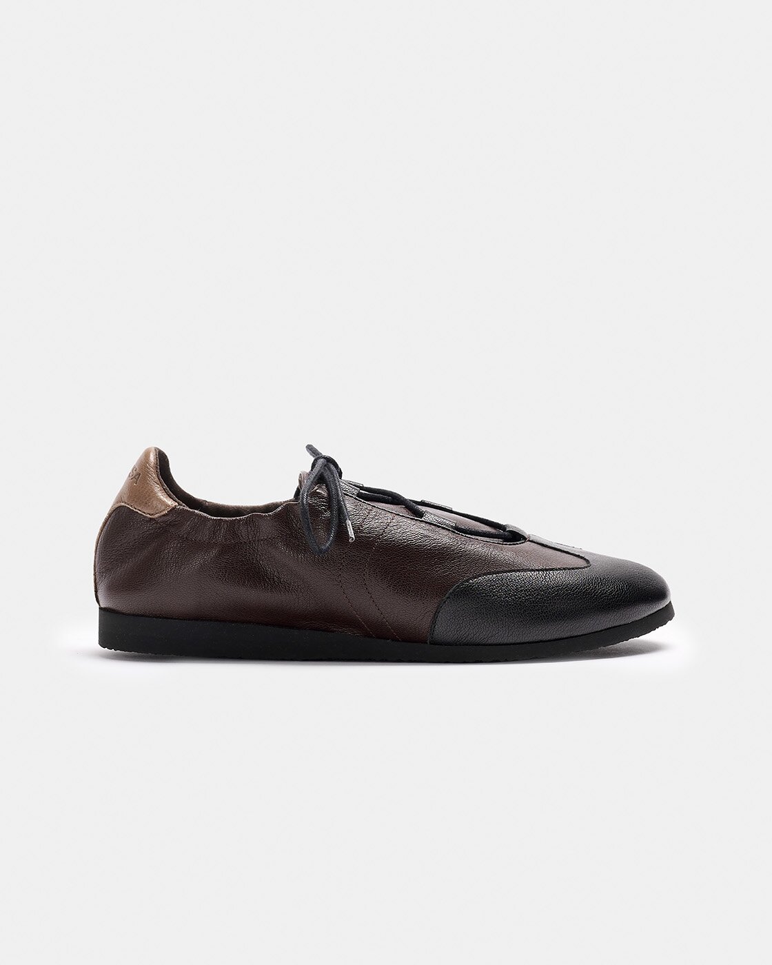 Zapatilla de piel de estilo deportivo de mujer con cierre de cordones y corte fruncido - Naguisa - Marrón oscuro Marrón oscuro-1